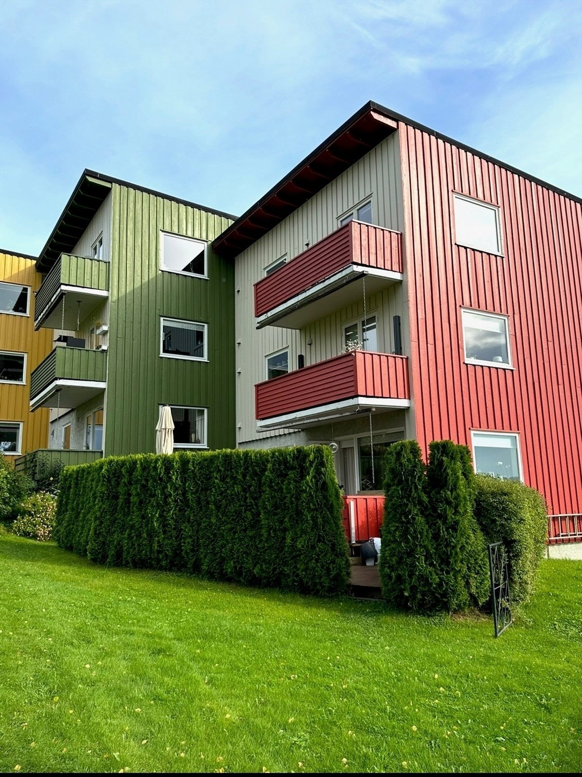 Det er to felles el-bil ladepunkter for beboerne i aksjelaget. Galleribilde