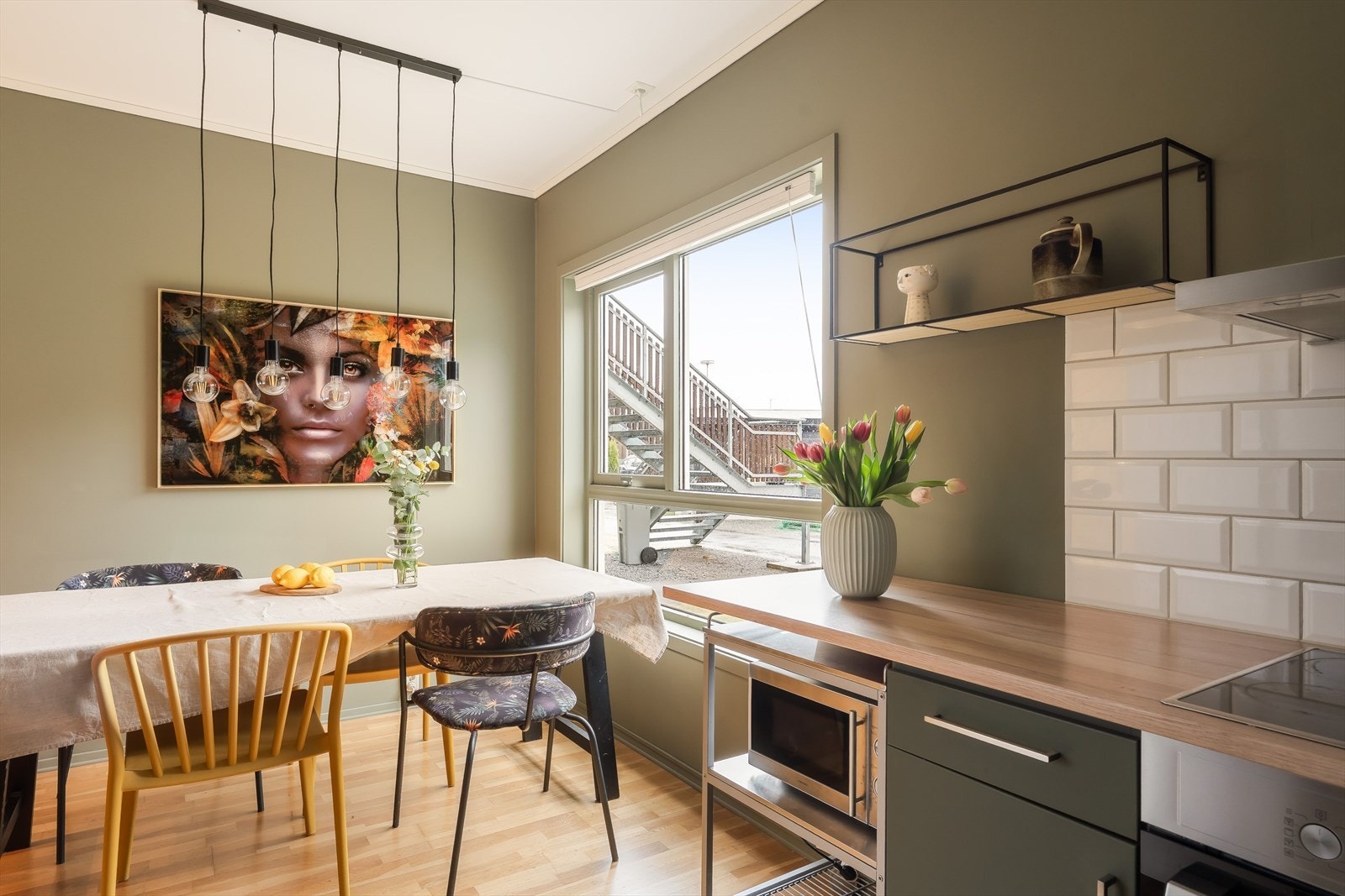 God plass til innredning av spisegruppe på kjøkkenet Galleribilde