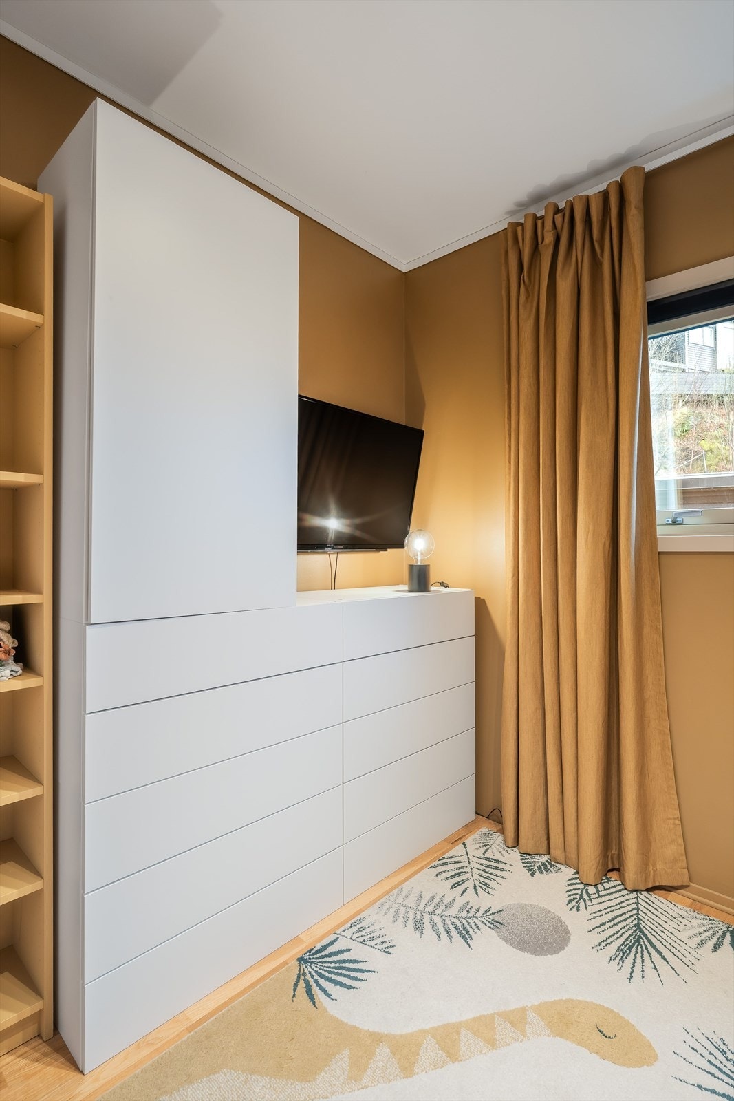 Soverom 2 | Rommet passer ypperlig som barnerom, gjesterom eller kontor Galleribilde