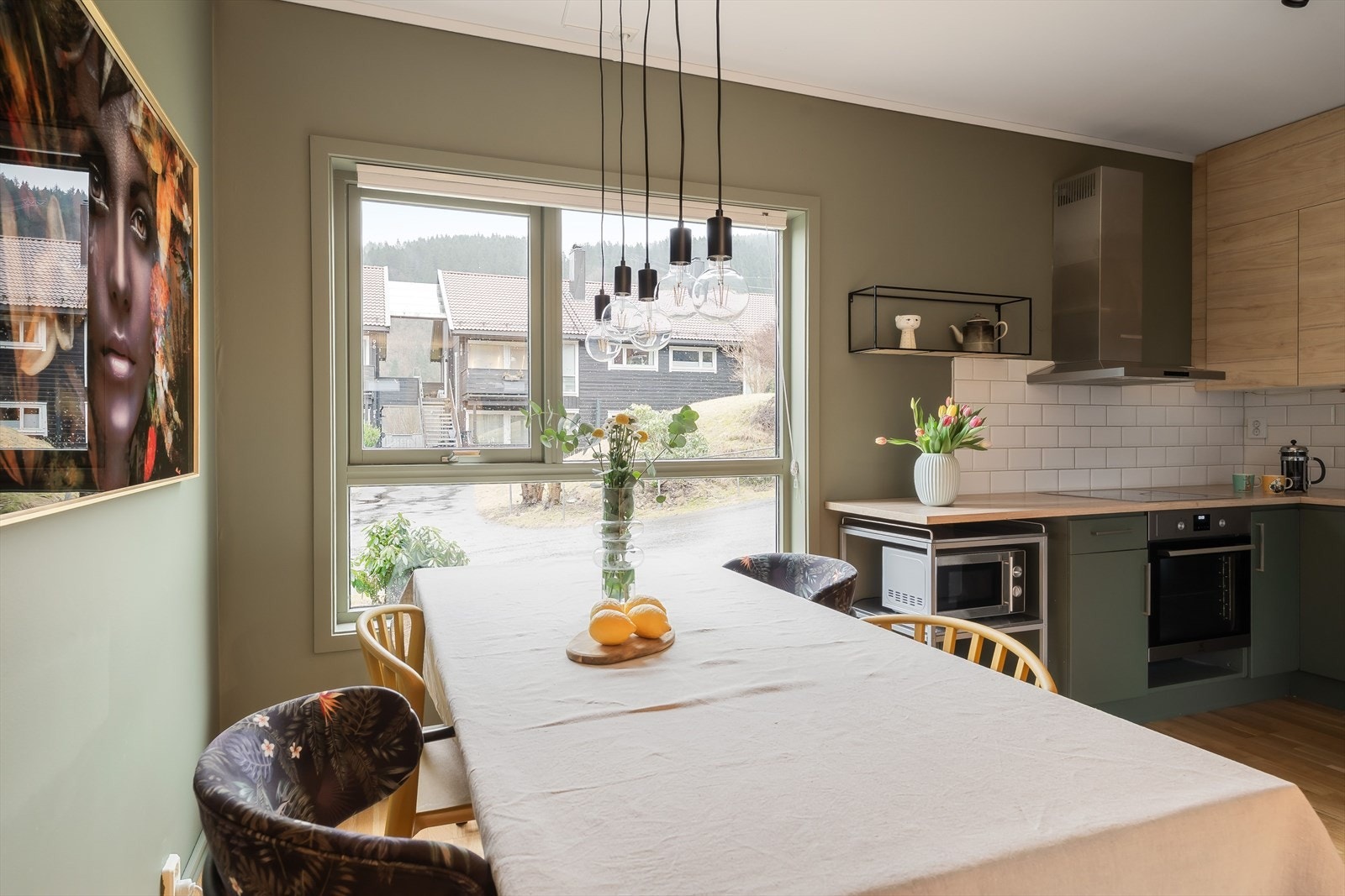 Her har man fin oversikt over barn på lekeplassen Galleribilde