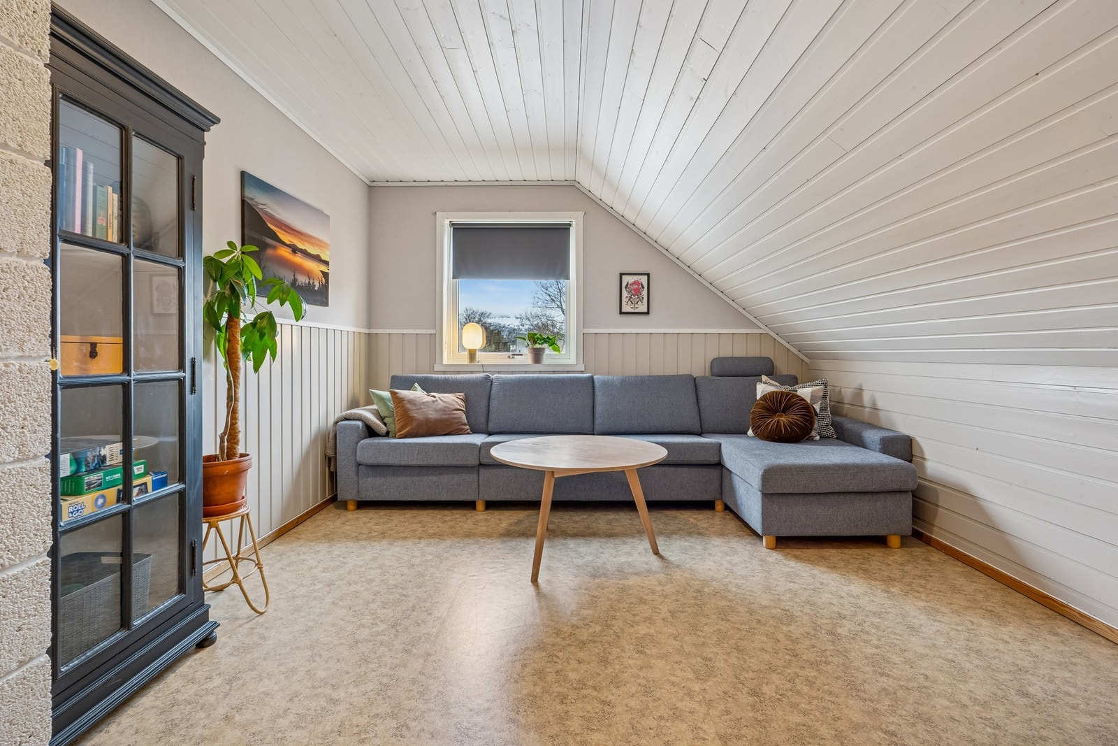 Soverom 1 som brukes som TV stue Galleribilde