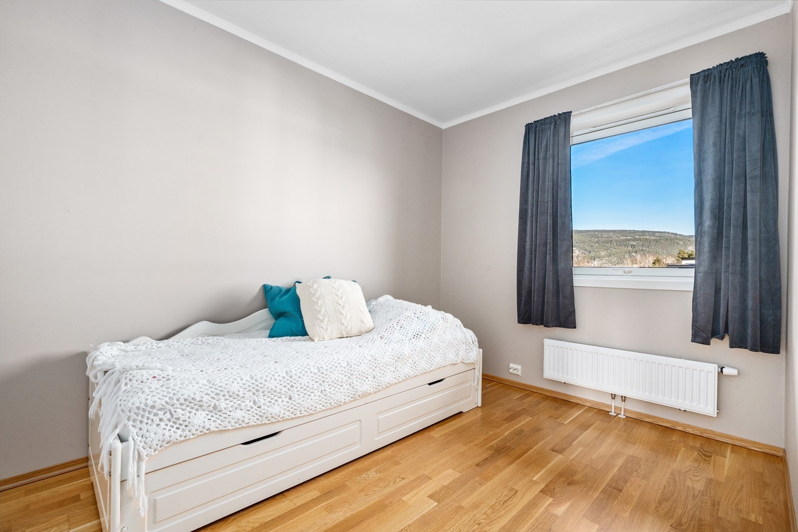 Det andre soverommet er ideelt som gjesterom eller kontor. Galleribilde