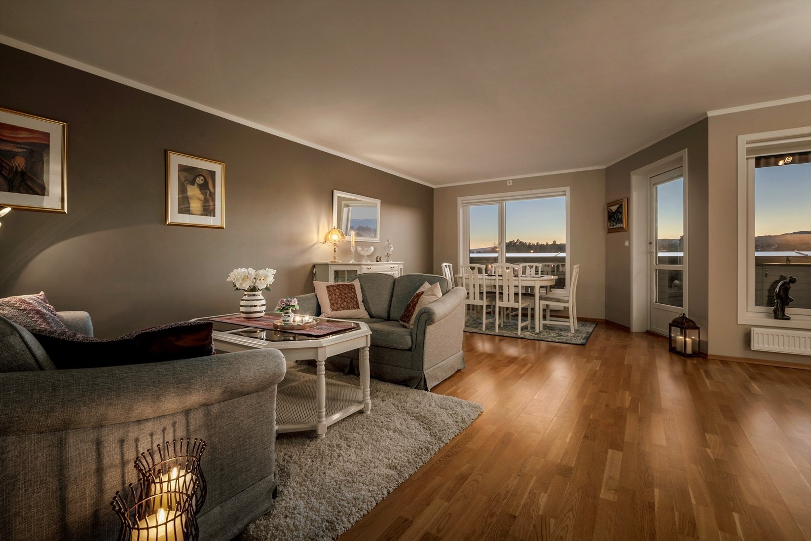 Kveldsbilde. Galleribilde