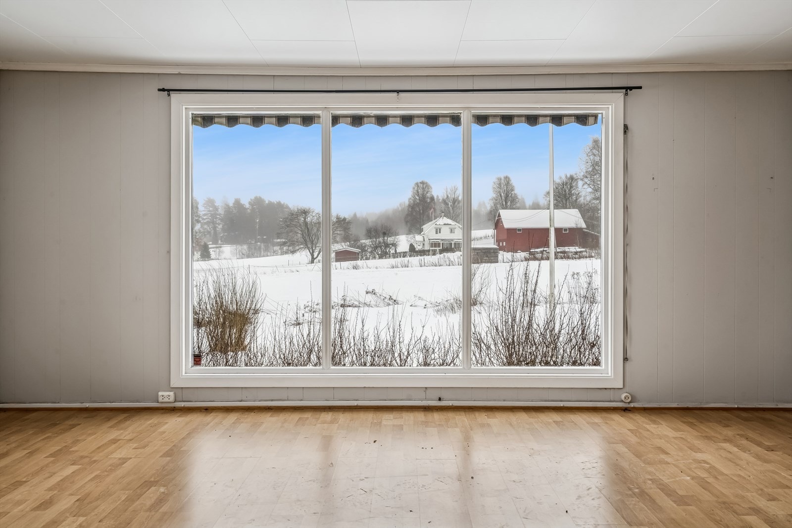 Stue med utsikt til friområder Galleribilde