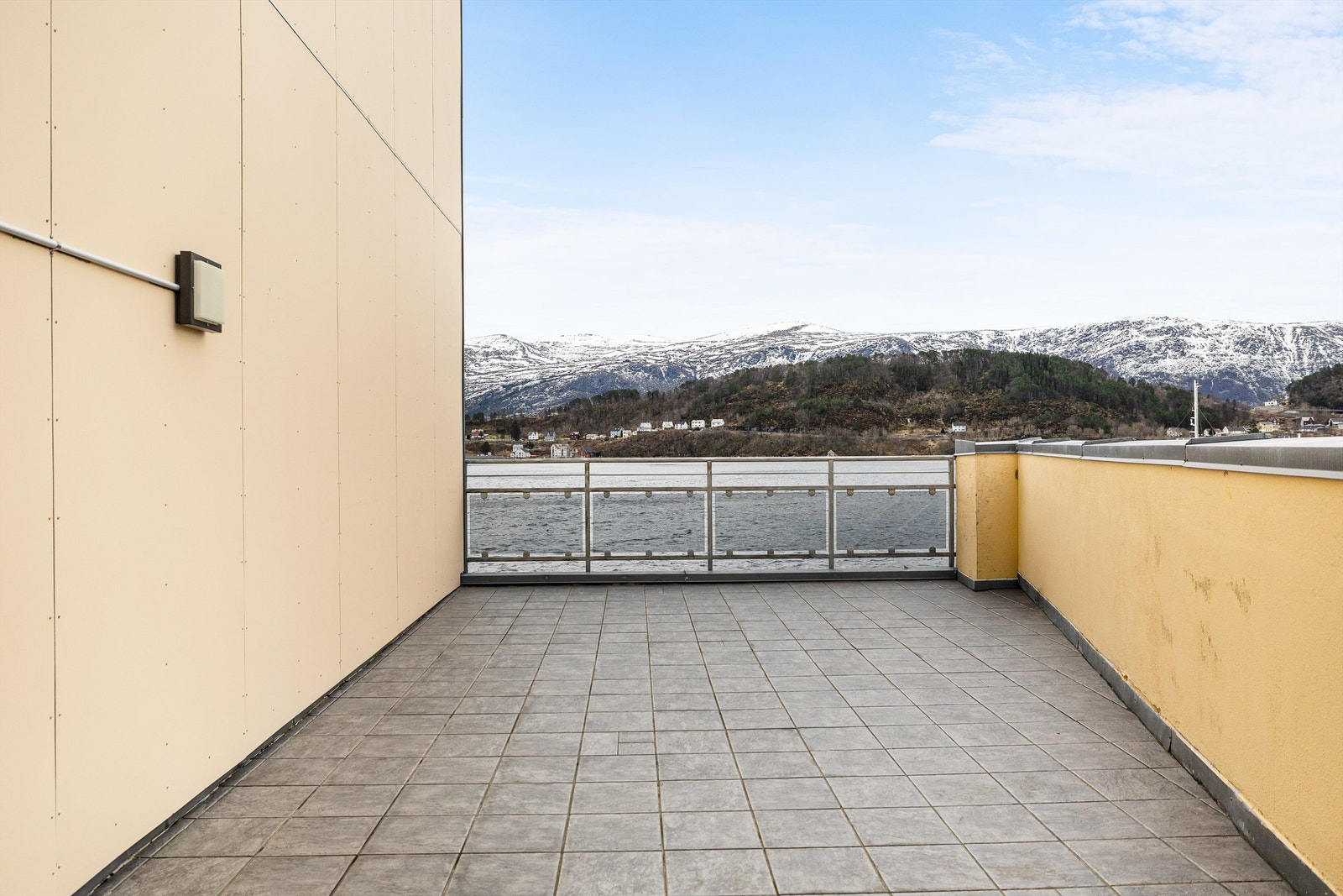 Felles terrasse Galleribilde