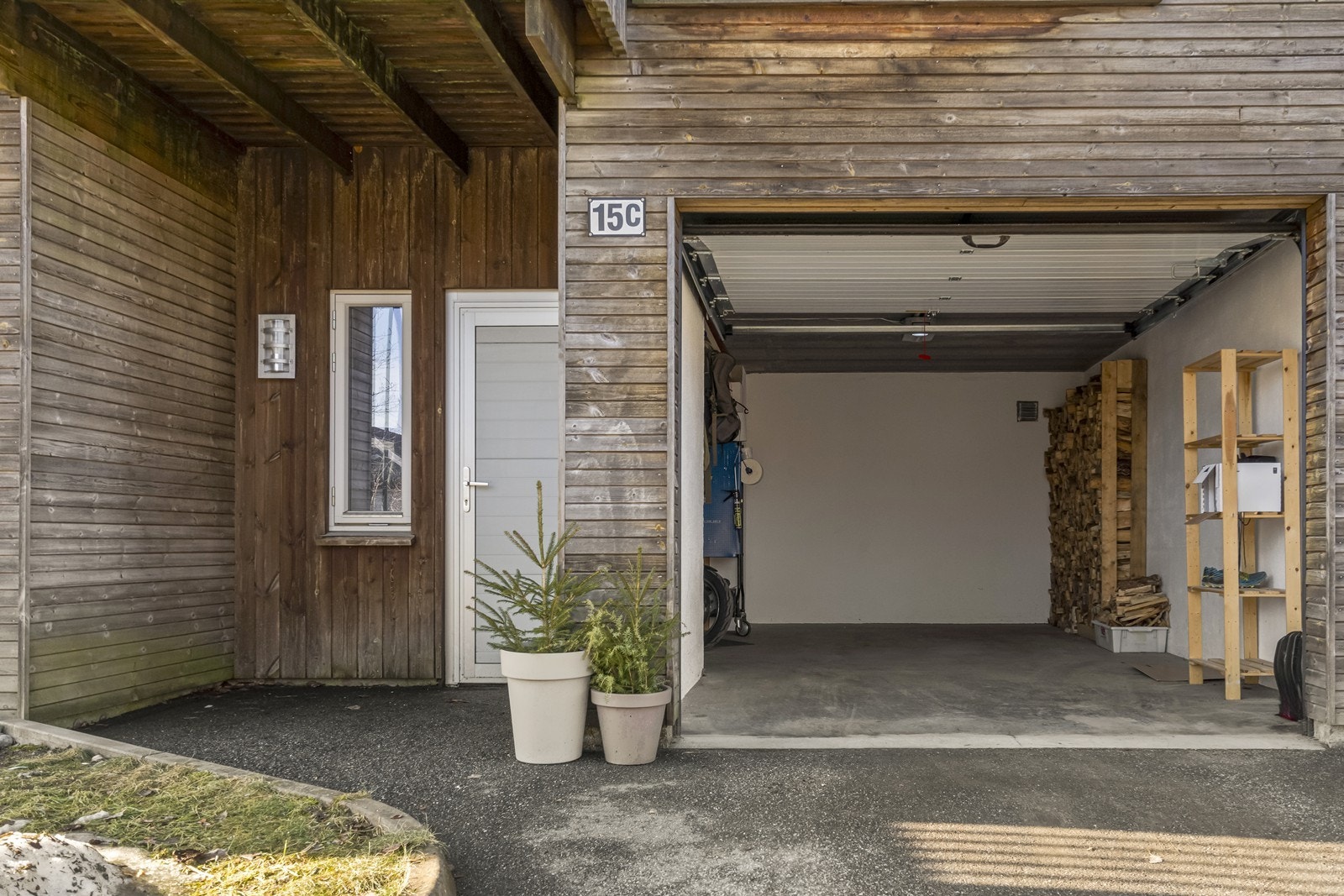 I underetasjen har boligen en garasje på 27 m². Galleribilde