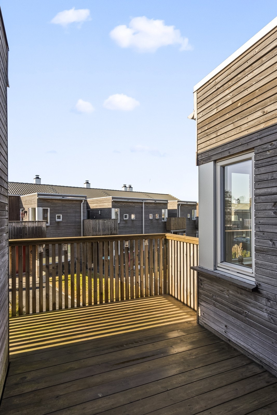 Balkongen i andre etasje er på cirka 10 m² og har adkomst fra hovedsoverommet. Galleribilde