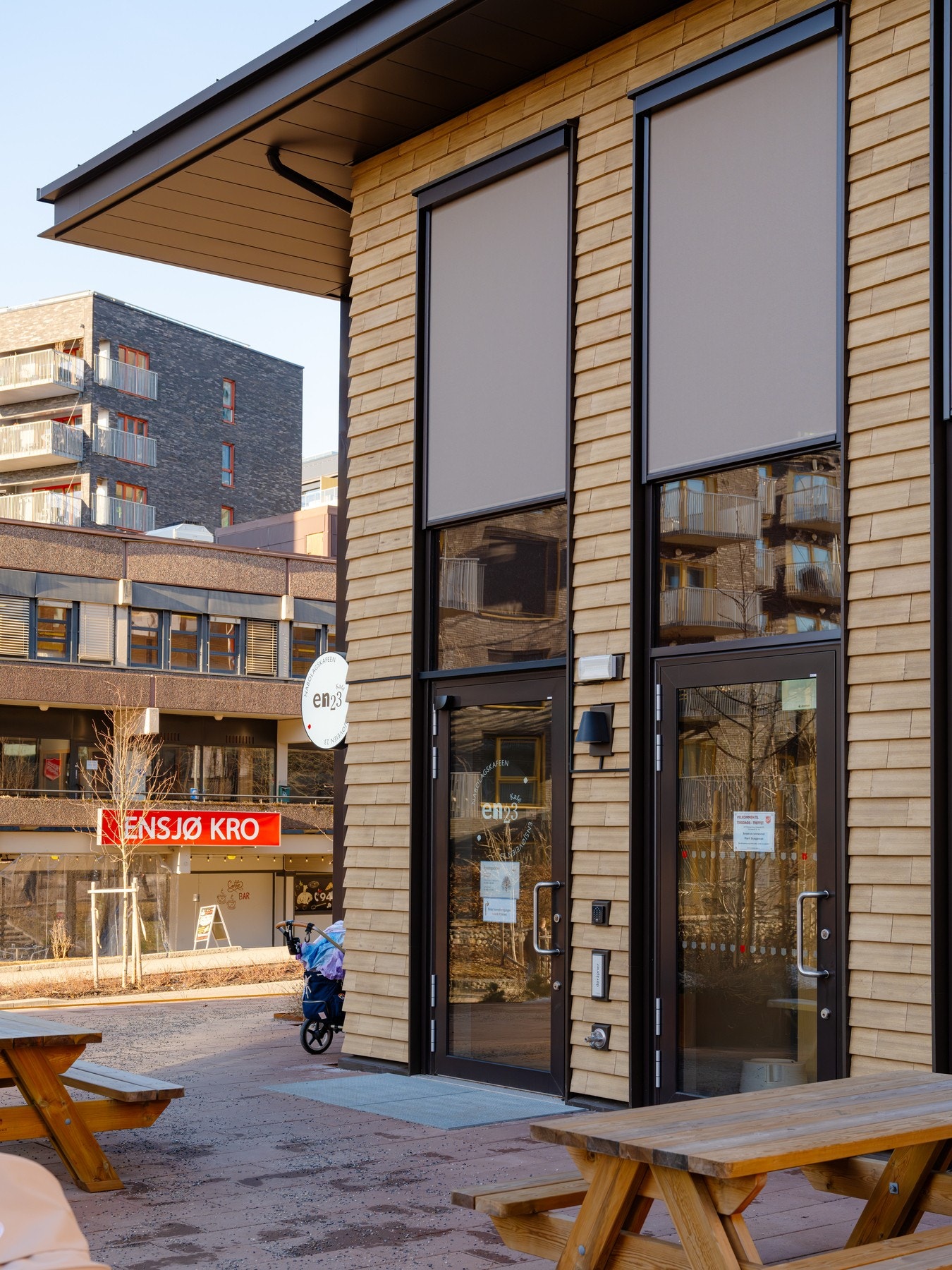 Flere serveringssteder og kaféer i nærområdet. Galleribilde