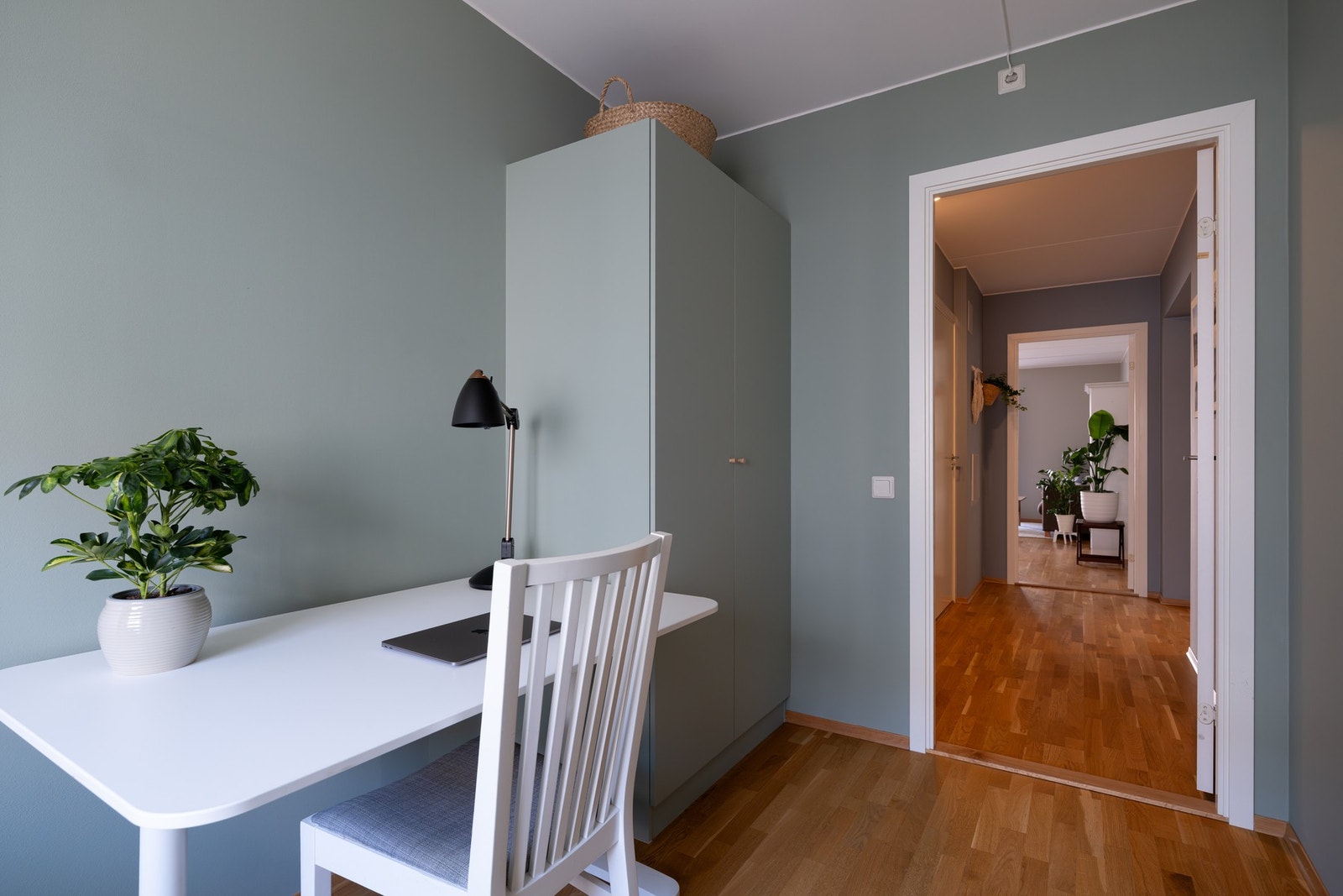 Garderobeskapet blir stående. Galleribilde