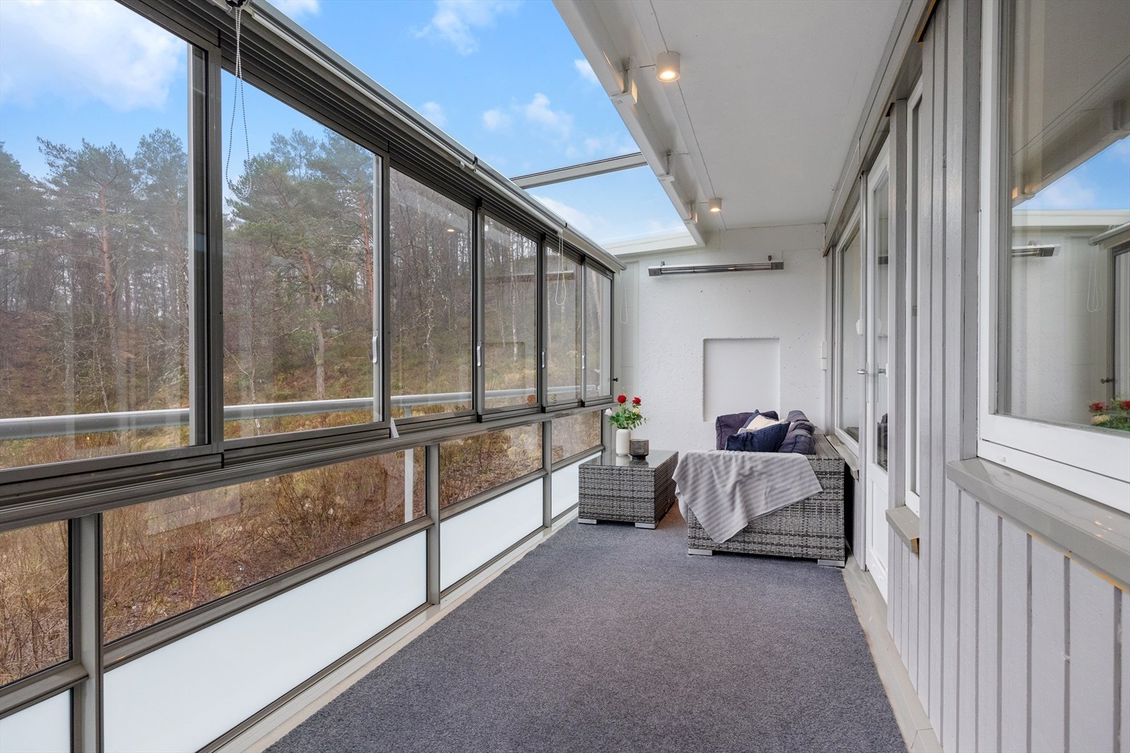 Herlig innglasset balkong på hele 14 m² Galleribilde