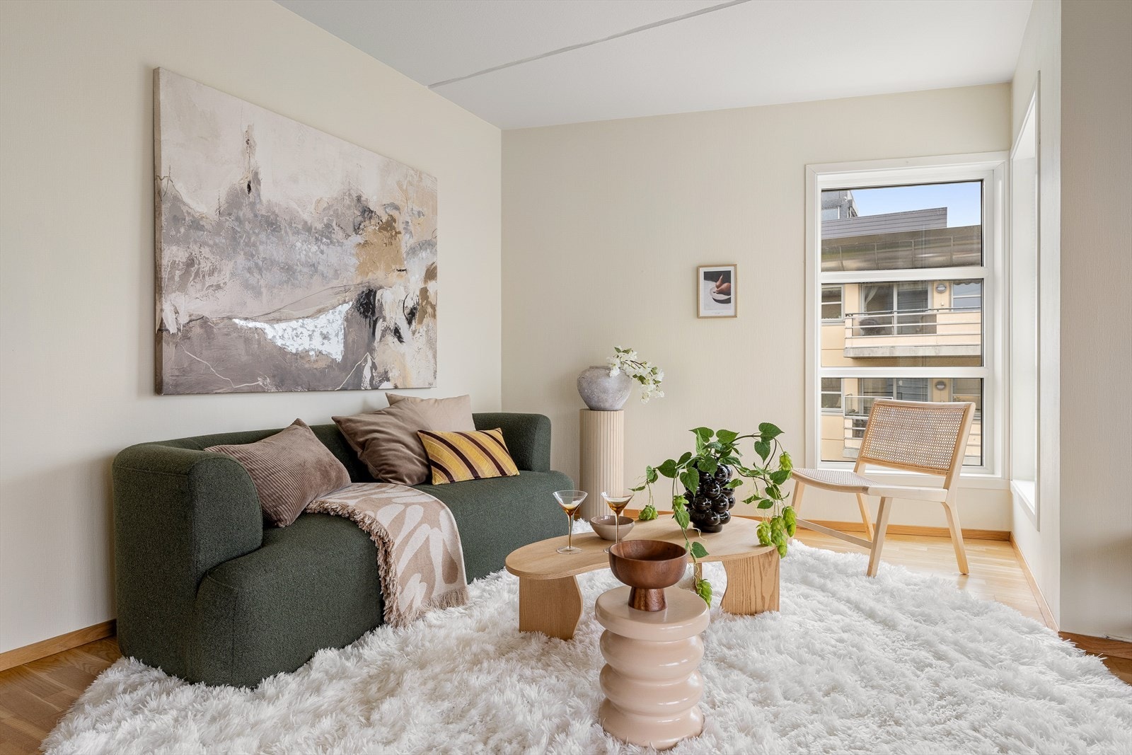 Vegger og tak er nymalt i 2026. Galleribilde