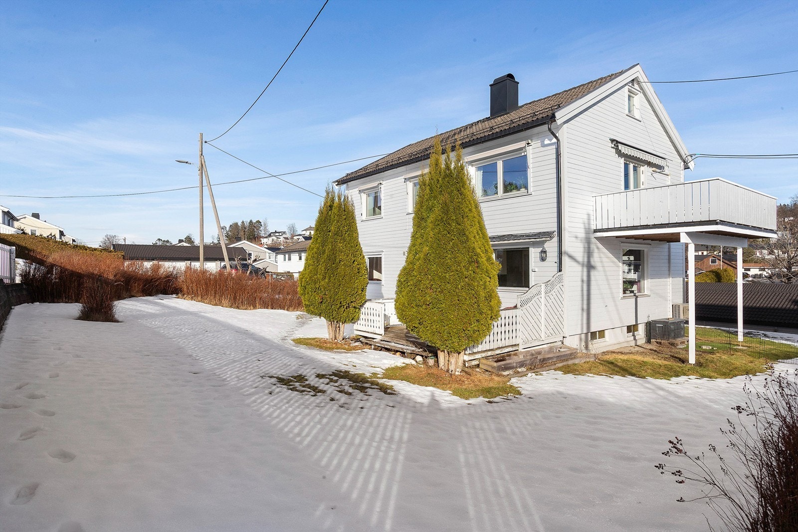 Boligen ligger i 1. etasje med kjeller Galleribilde