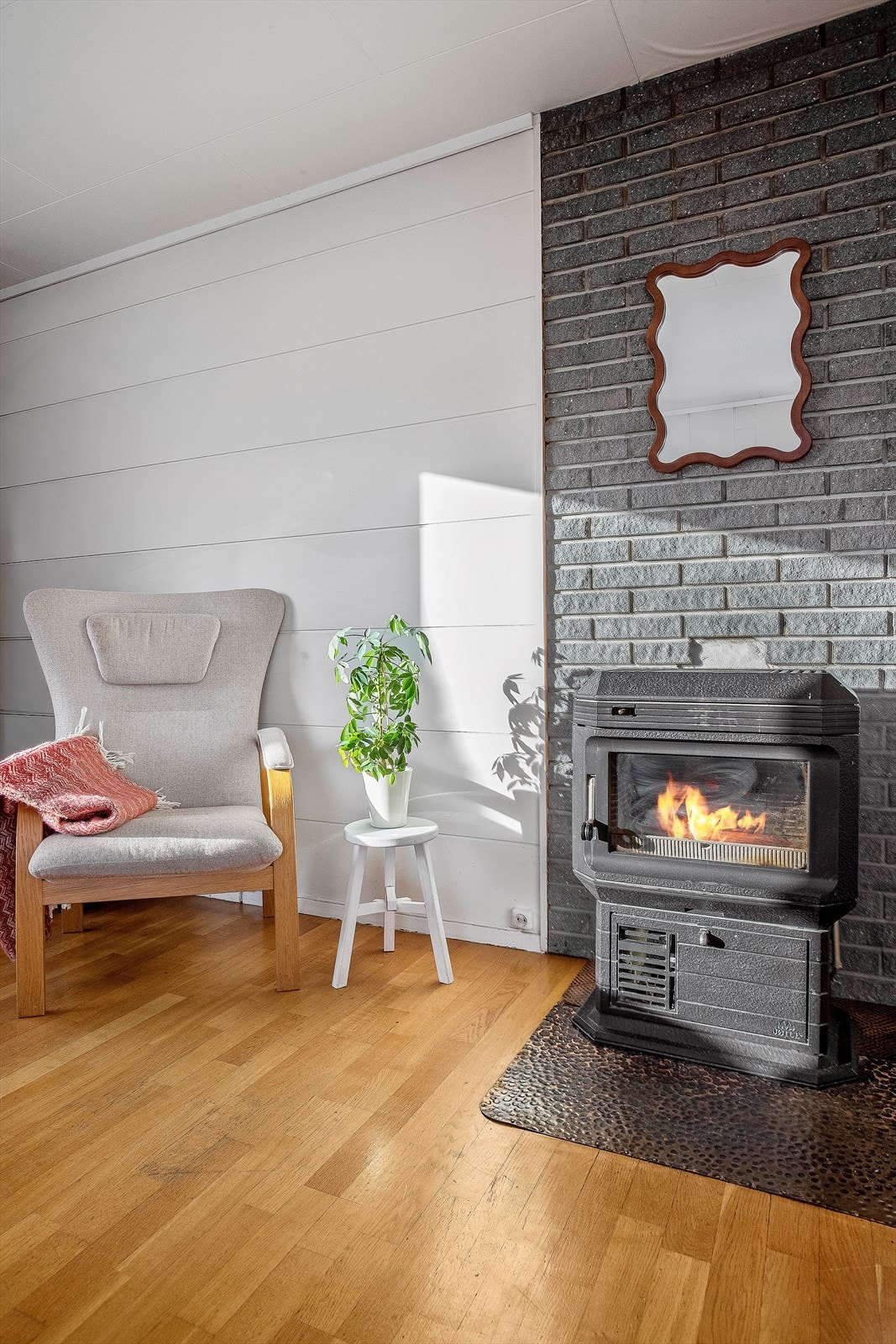 En vedovn sørger for ekstra varme på kalde dager. Galleribilde