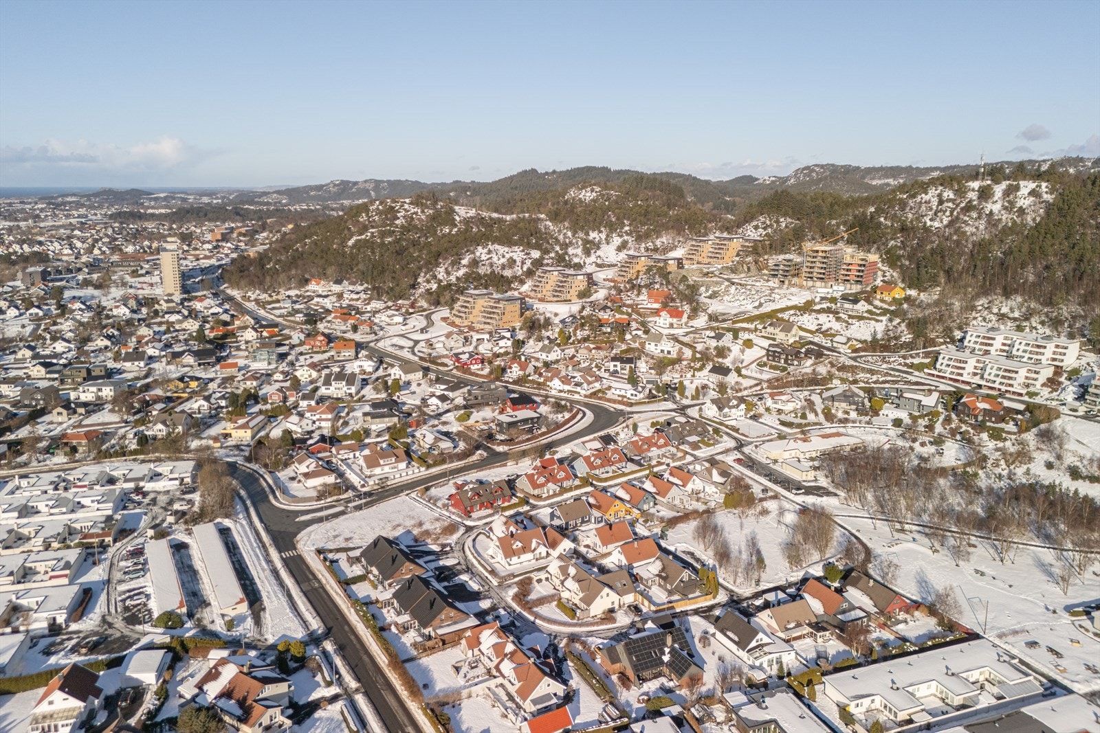 Dronebilde av område, kort veil til det meste Galleribilde