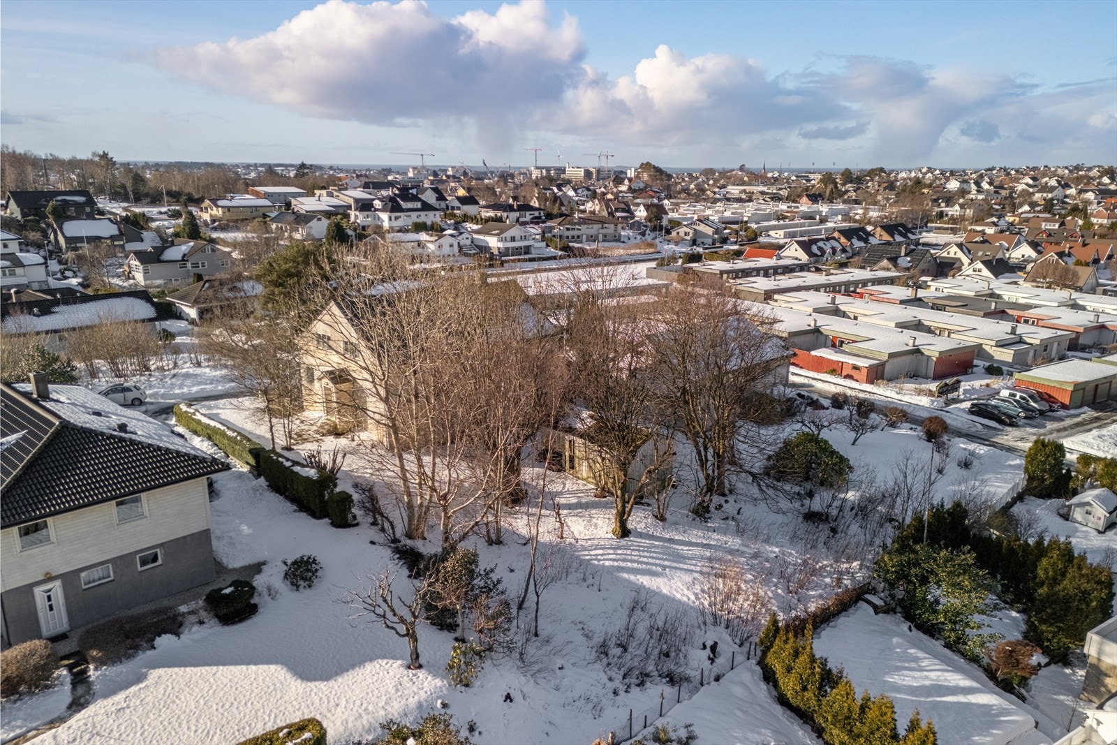 Tomt med potensiale, der man har godt med uteområde Galleribilde