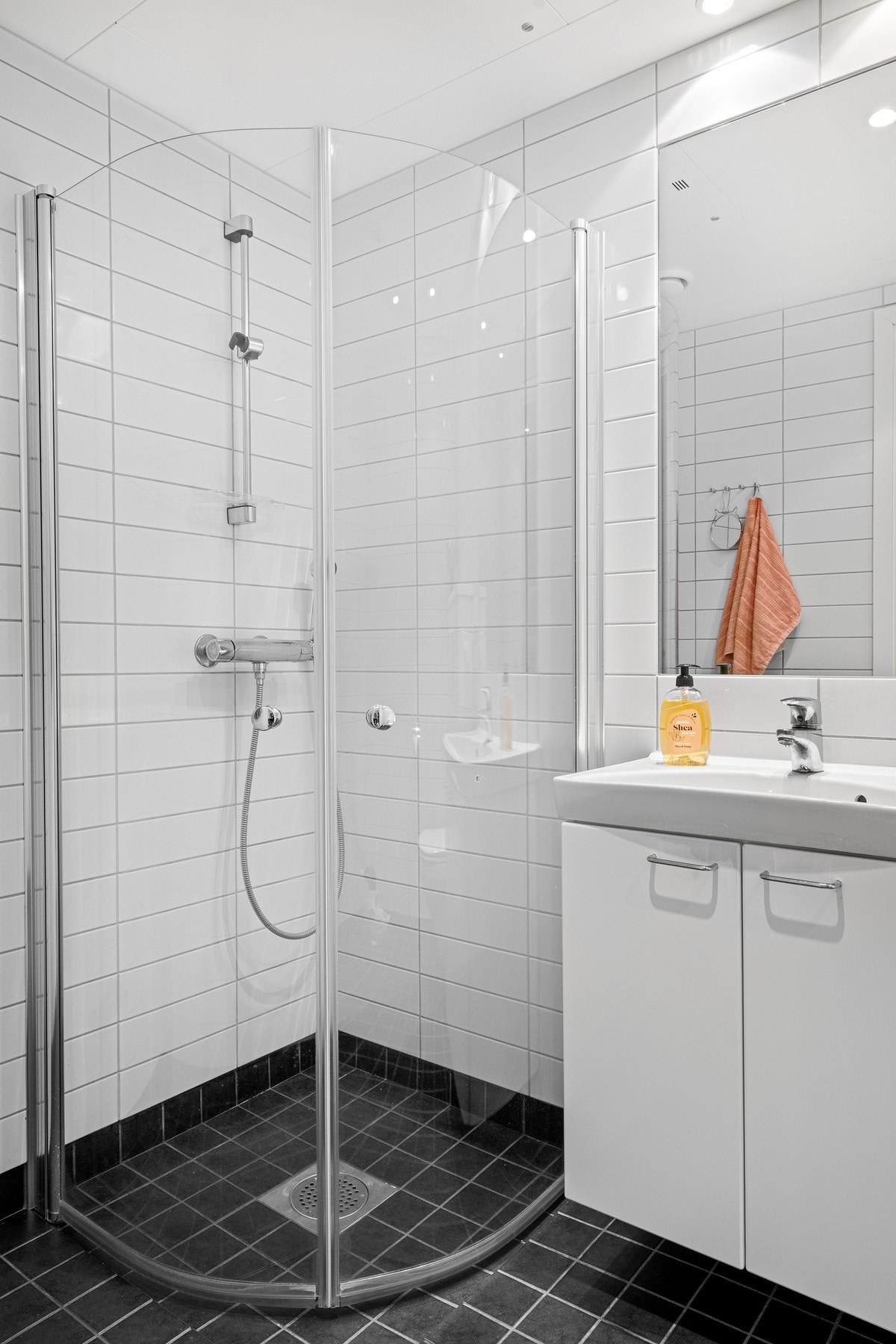 Bad II. Galleribilde