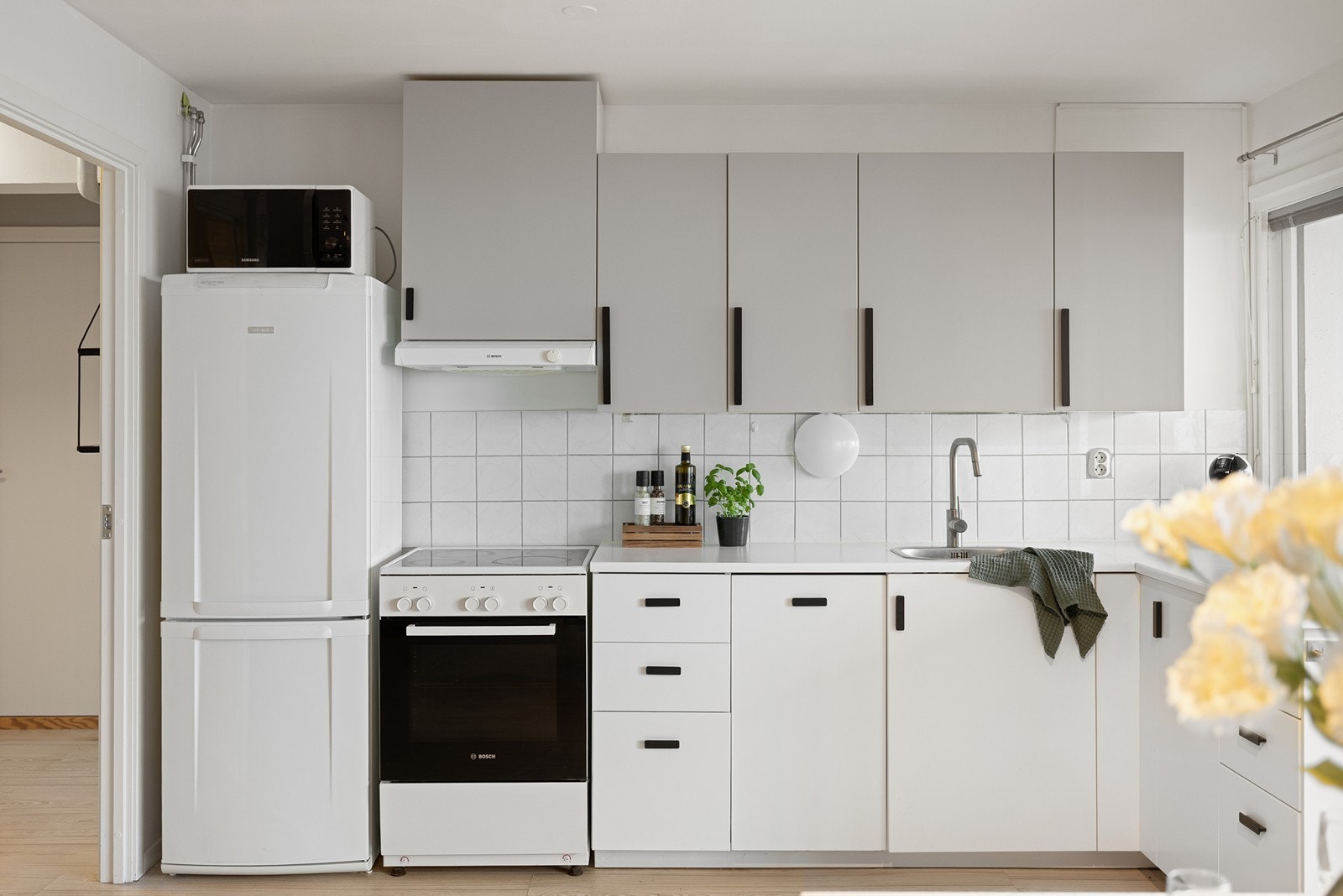 Frittstående hvitevarer kan medfølge handelen. Galleribilde