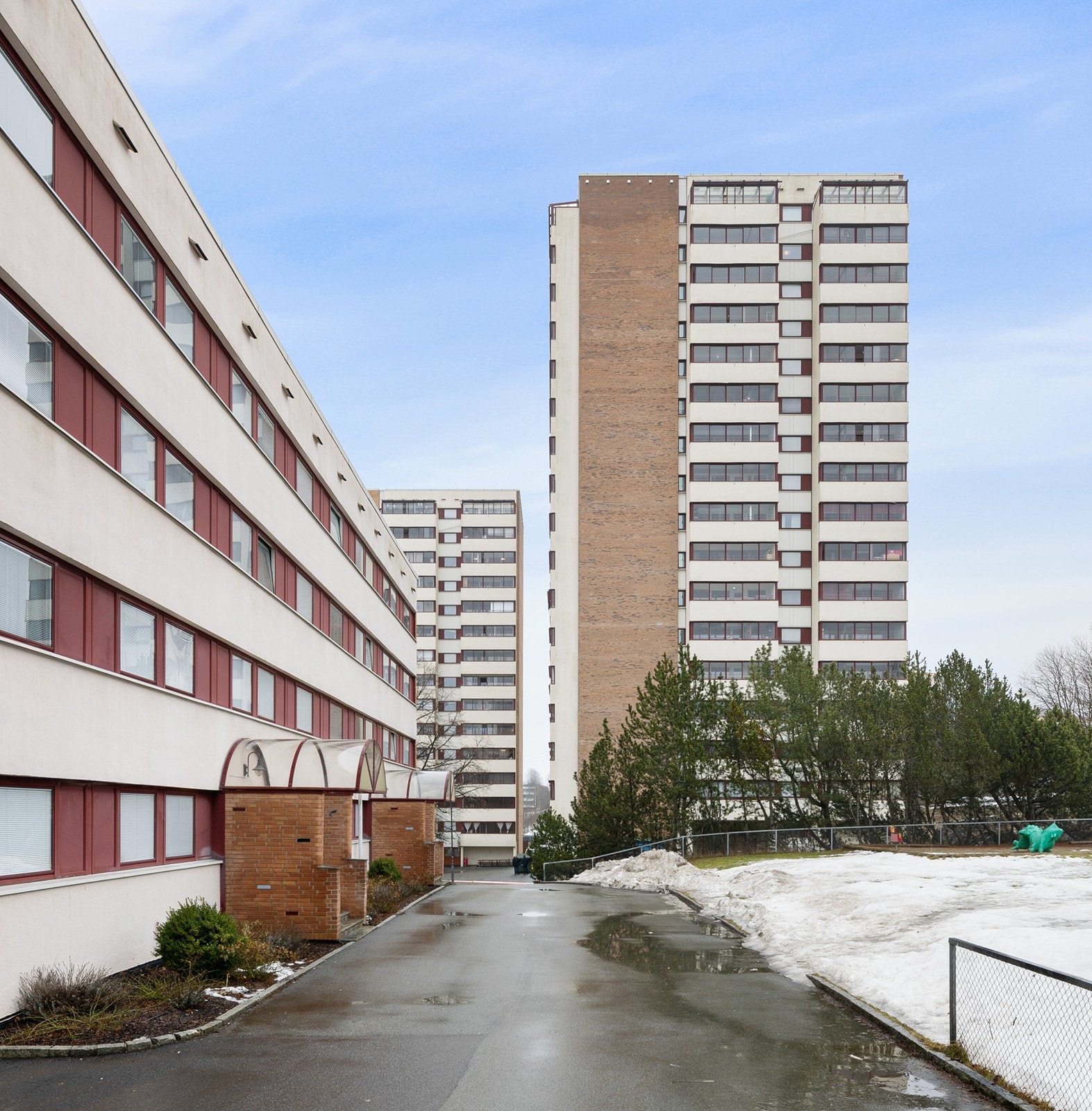 Velholdt bygningsfasade. Galleribilde