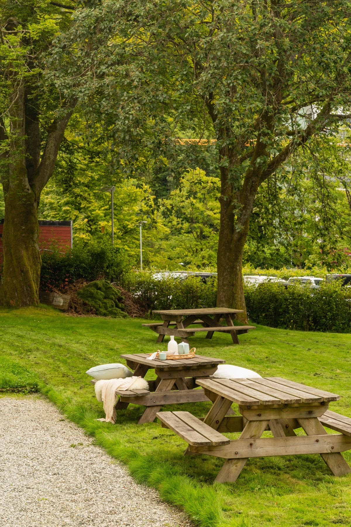 I tilknytning til eiendommen er gode kollektivforbindelser med et flertall busser som tar deg direkte til sentrum. Galleribilde