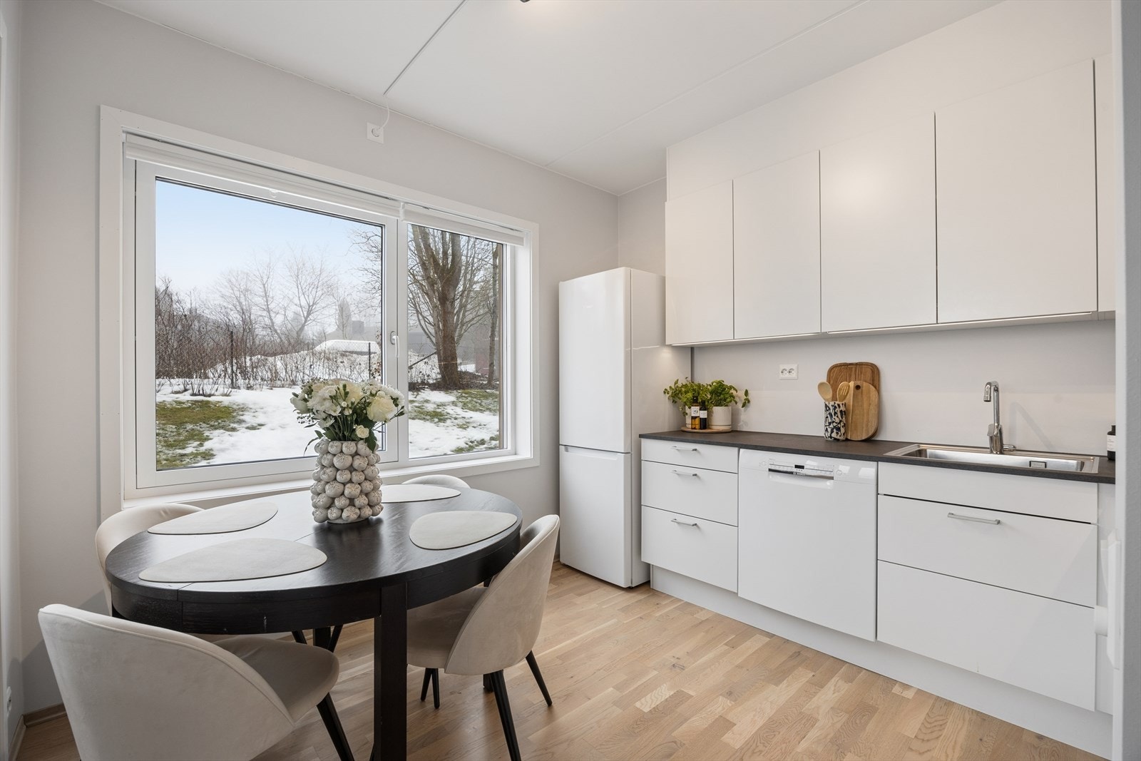 Kjøkkenet er plassert i en egen avdeling Galleribilde