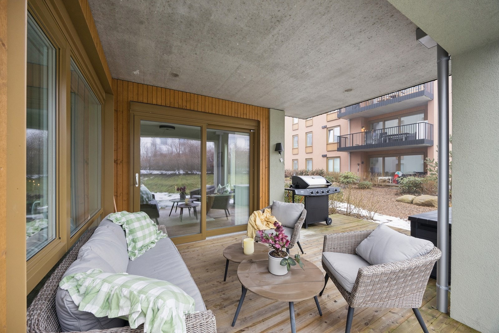 Her er det lunt og fint å sitte Galleribilde