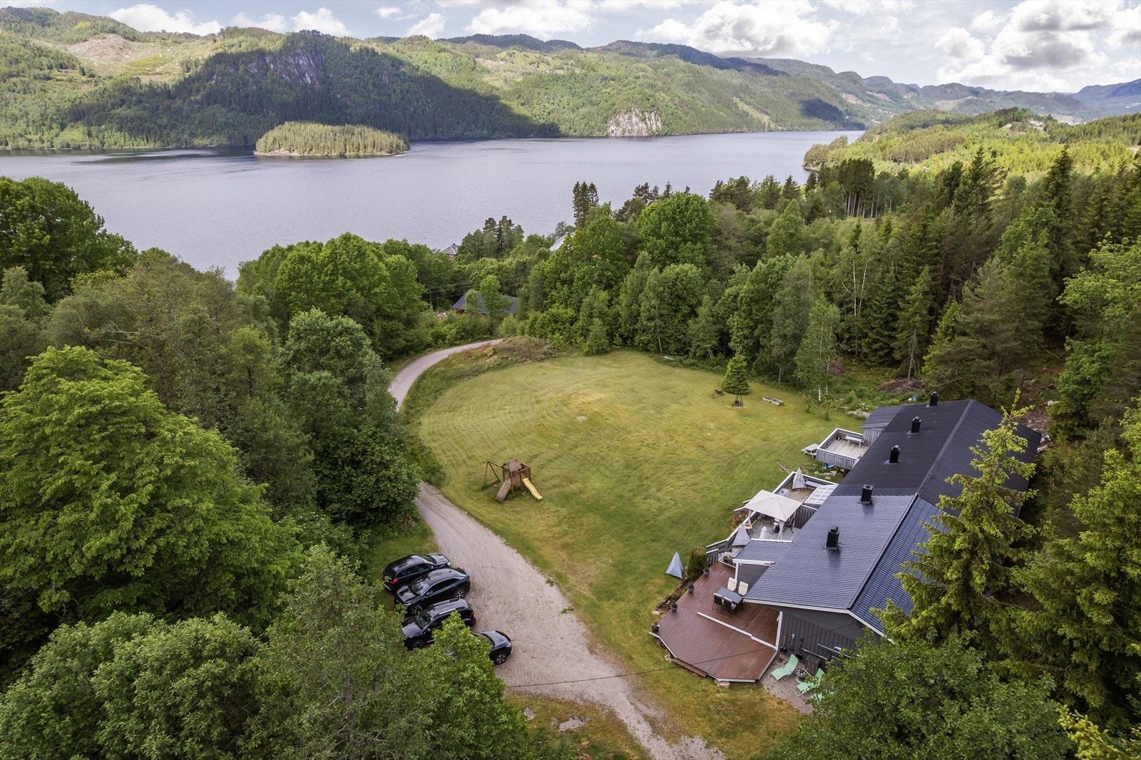 Oversikt nærområdet og utsikt ned til Lygnevannet Galleribilde