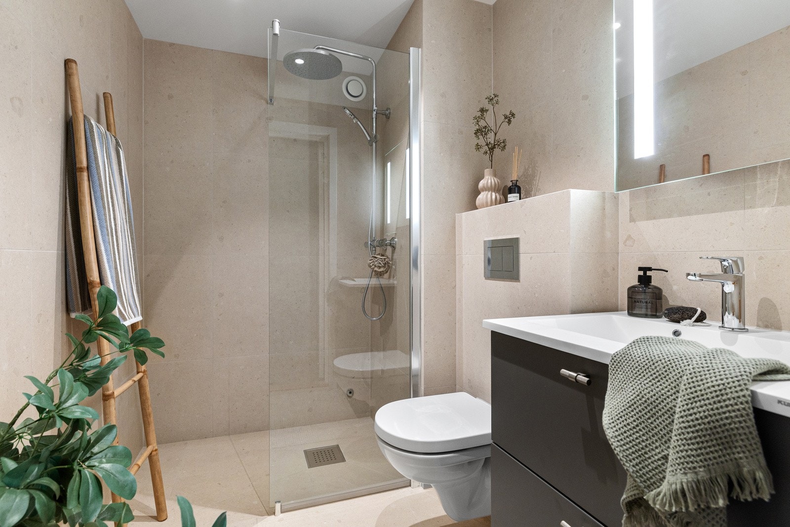 Det elektriske anlegget er oppgradert i forbindelse med oppussing i 2025. Galleribilde