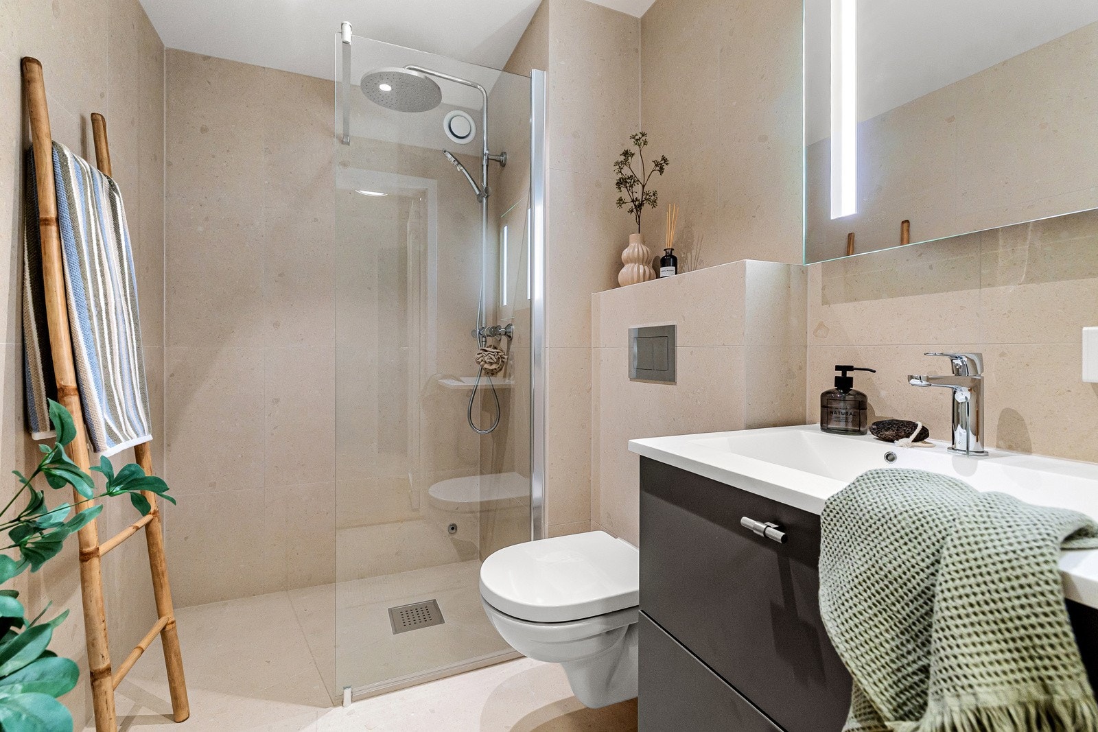 Baderommet ble totalrehabilitert i 2025. Galleribilde