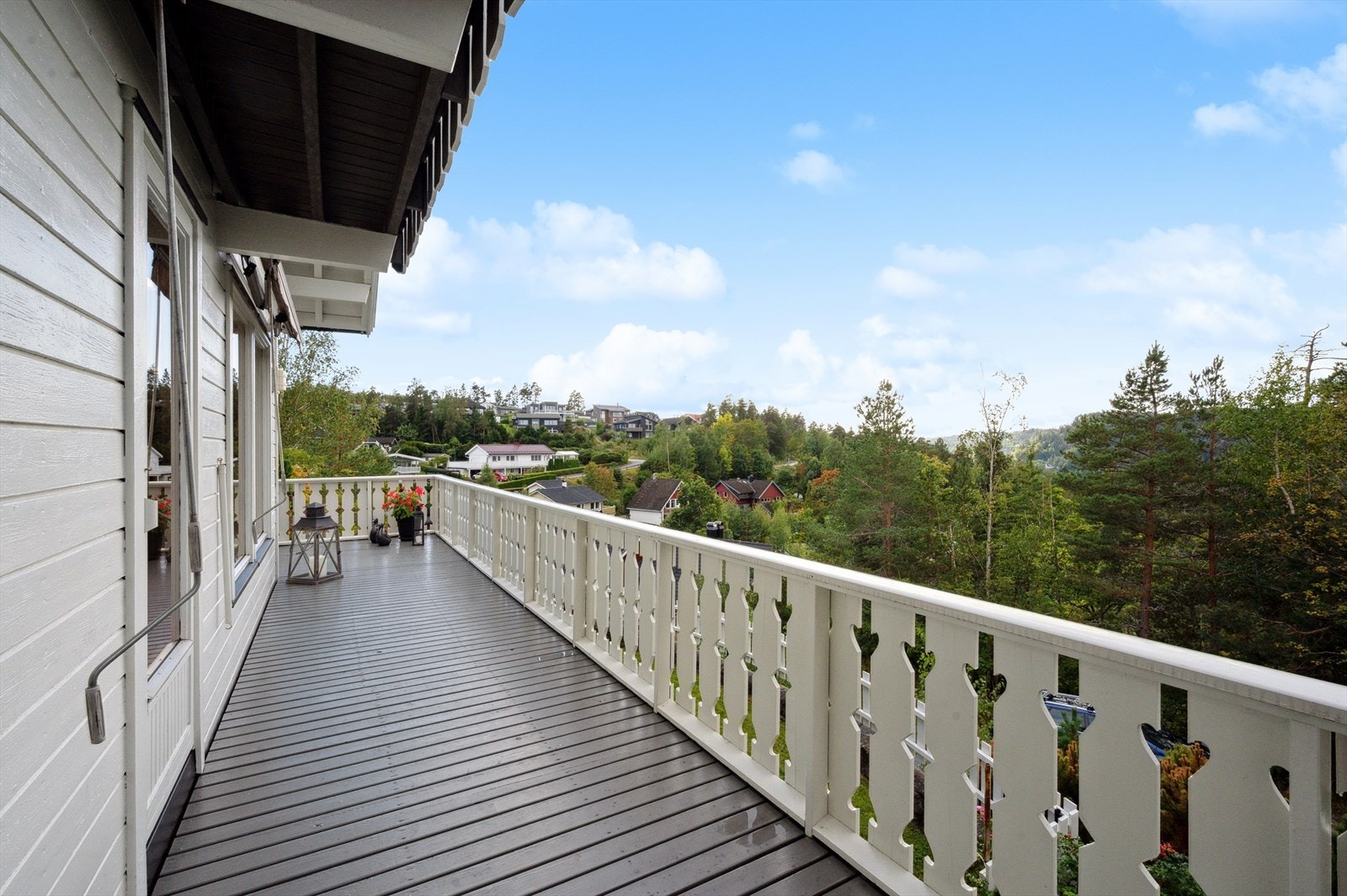 Med hele 26 kvm uteplass er det enkelt å skape gode og hyggelige soner. Galleribilde