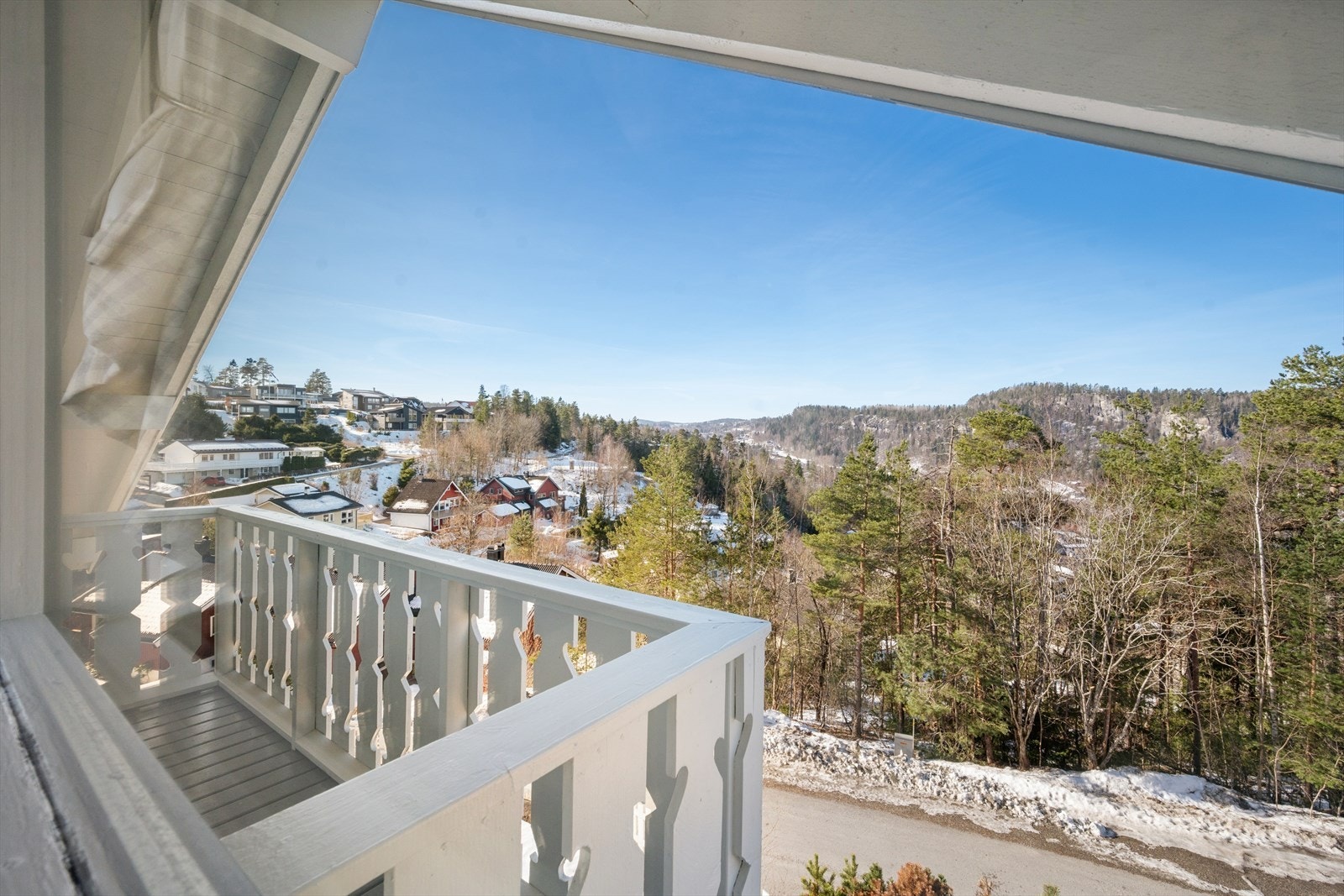 Hovedsoverommet har utgang til egen balkong. Galleribilde