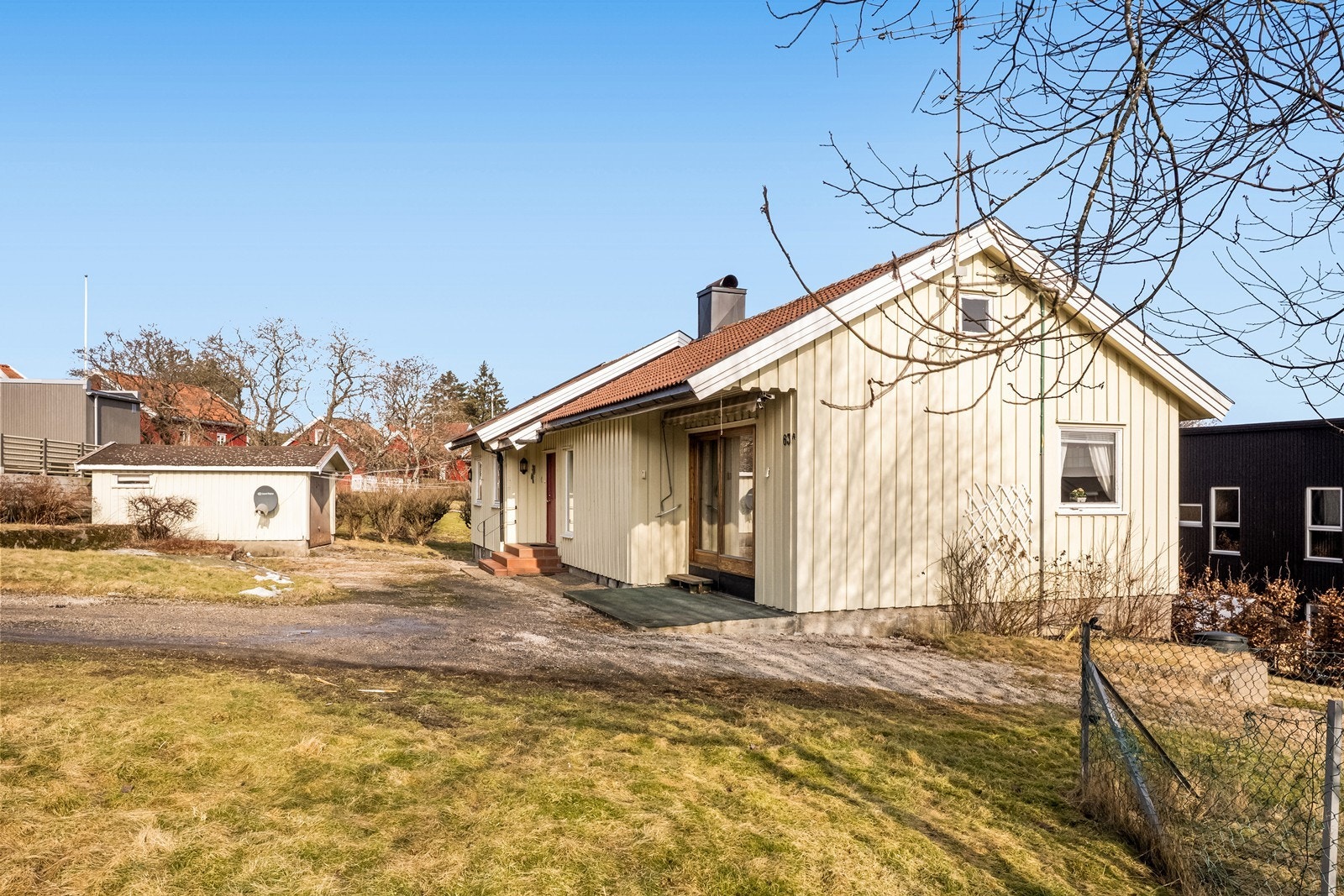 Eiendommen ligger rolig til i et hyggelig nabolag Galleribilde