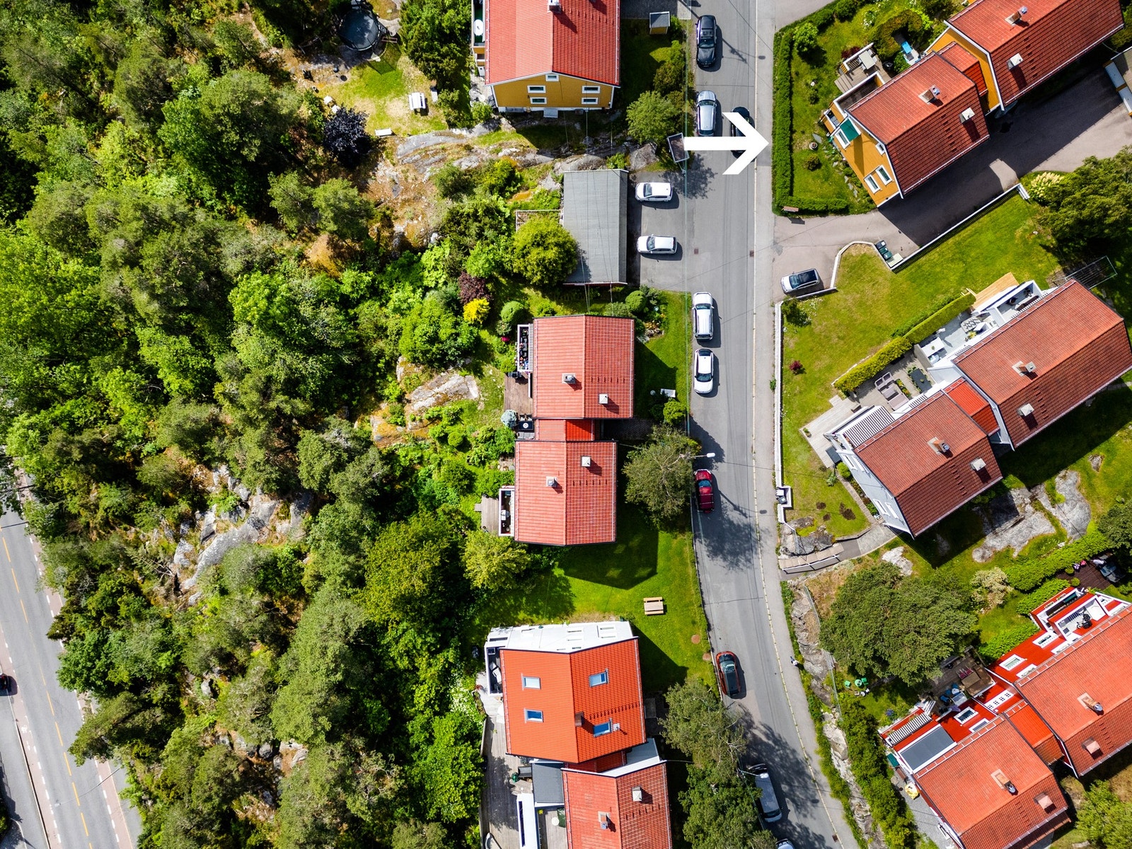 Oversiktsbilde av boligen tatt sommerstid. Galleribilde