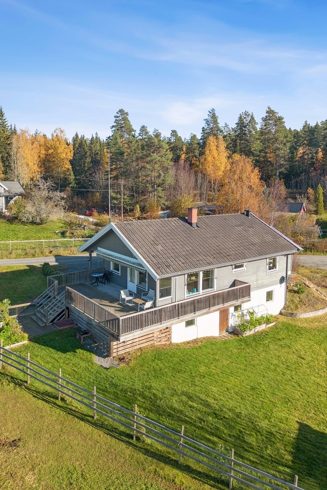 Den store terrassen fra 2017 er fundamentert på støpte punktfundamenter. Galleribilde