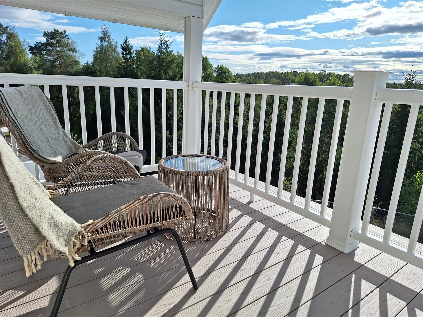 Solrik balkong Galleribilde