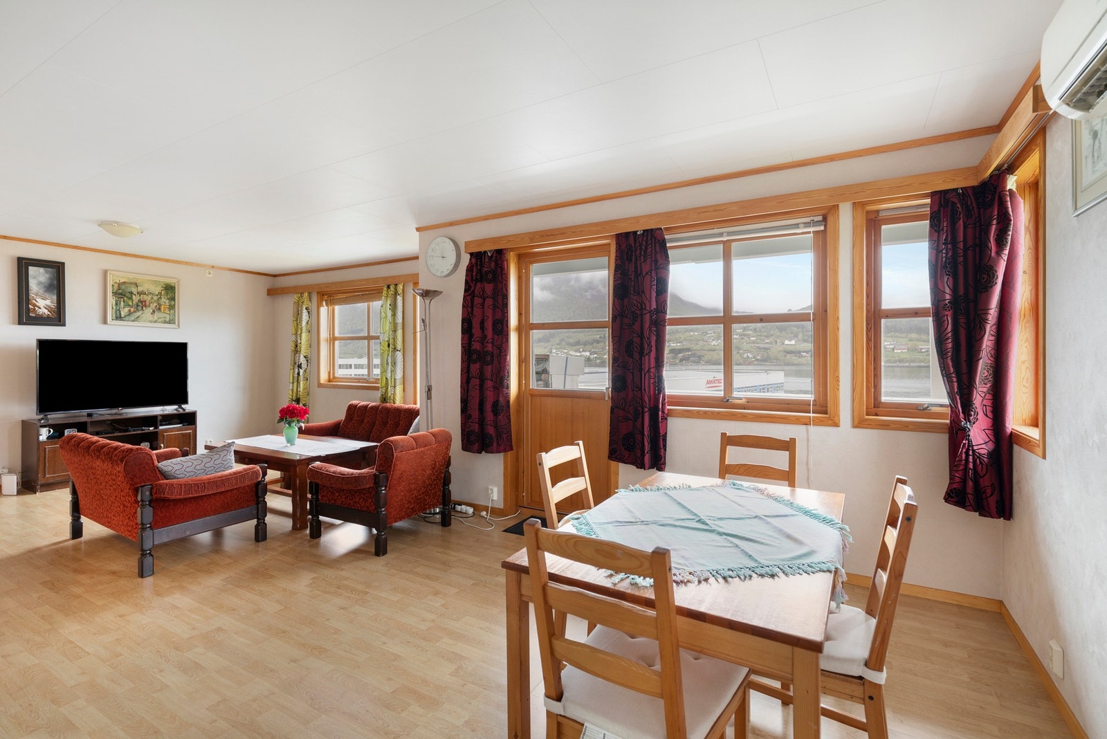 Rommet har montert varmepumpe (luft/luft) Galleribilde