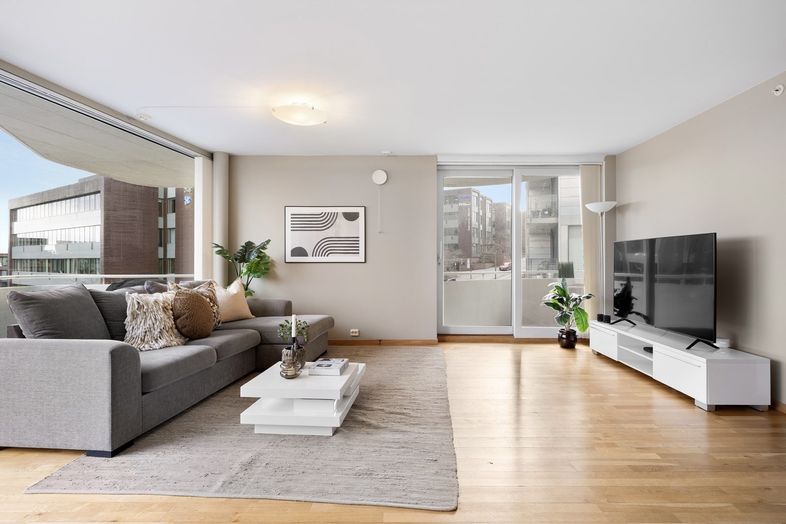 Boligen fremstår som en kjekk og funksjonell leilighet med en godt utnyttet planløsning som gir en god romfølelse. Galleribilde