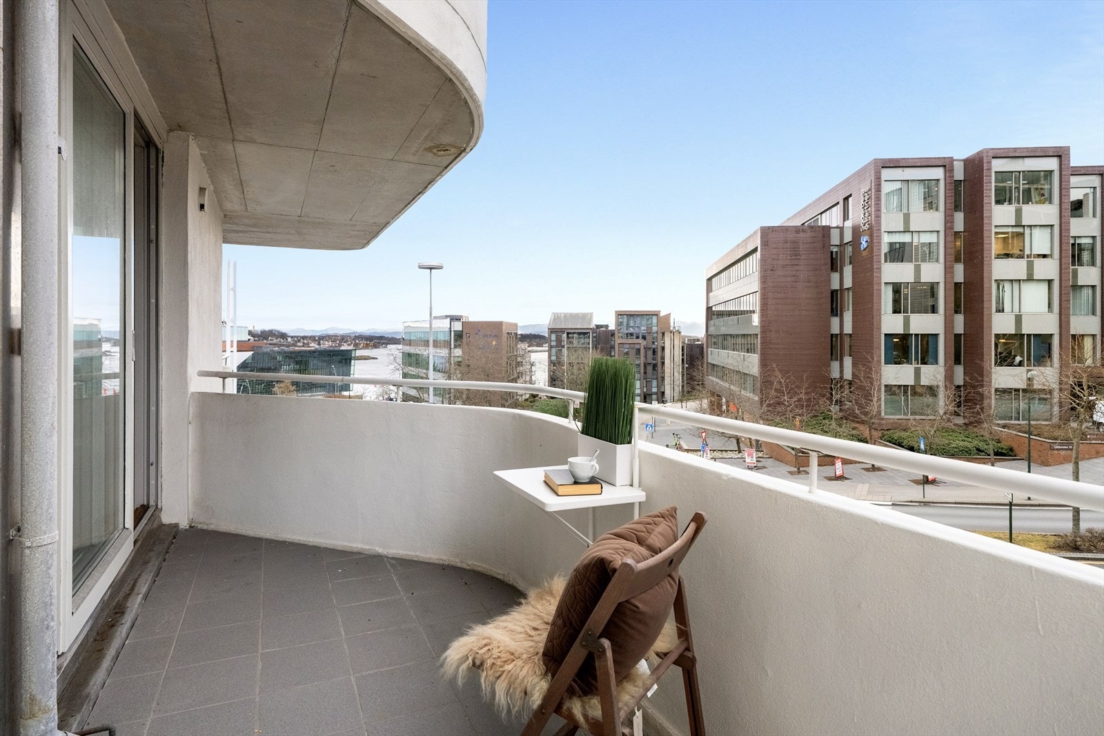 Balkong nummer to. Galleribilde