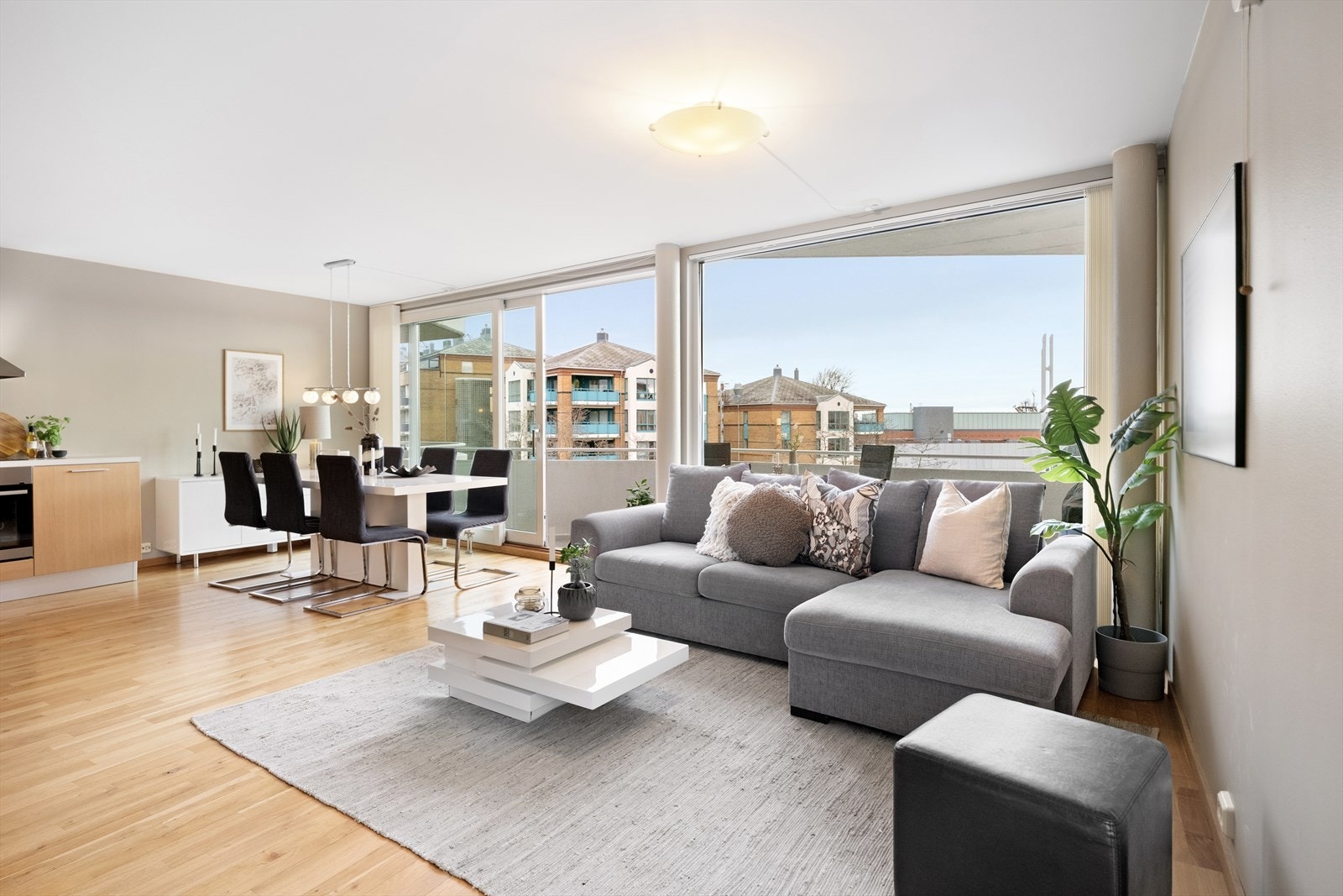 Velkommen til Sverdrups gate 13 v/ Veronica Berge Olsen, Eiendomsmegler Norge. Galleribilde