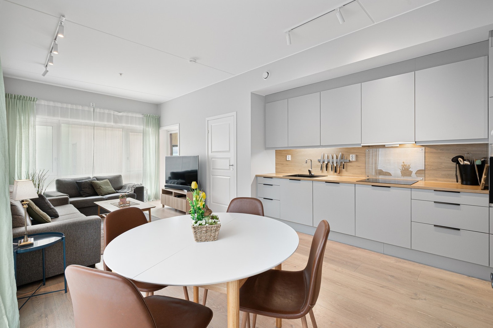 Leiligheten ble oppført så sent som i 2024 og holder en særdeles god standard, noe som gjenspeiles i tilstandsrapporten med TG0/TG1 på samtlige punkter. Galleribilde