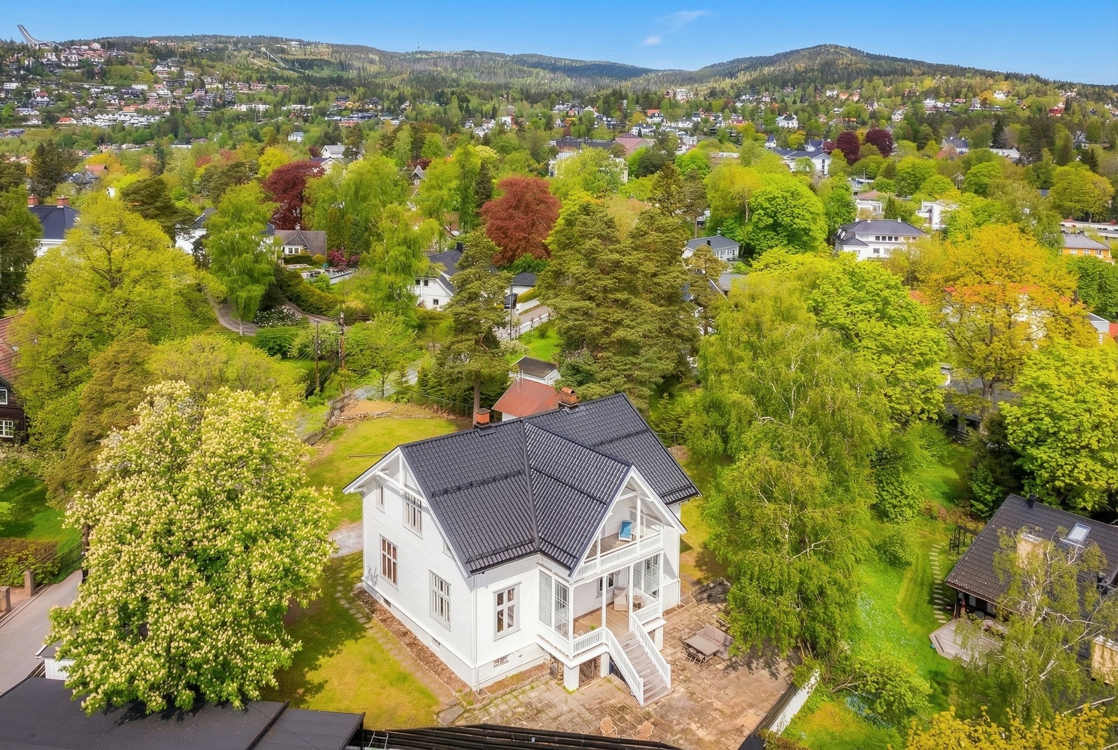 Velkommen til en helt spesiell opplevelse i Grimelundsveien 7! Galleribilde