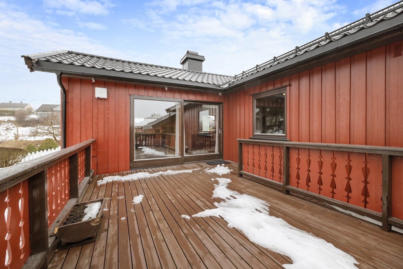 Fra stuen er det utgang til en terrasse på 15 m². Galleribilde