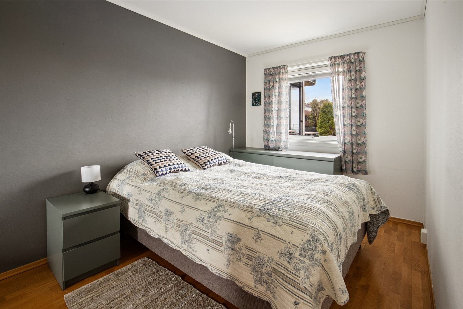 Soverom nr 1 med garderobeløsning Galleribilde