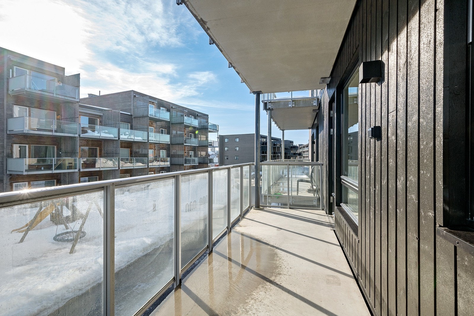 Sydøstvendt balkong - perfekt for formiddagssol og hyggelige morgenstunder Galleribilde