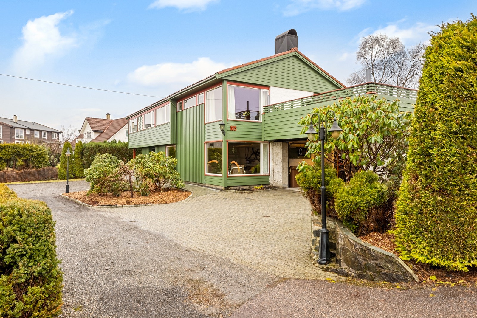 Huset er et av de første i gaten som gir minimalt med innsyn og en fin plassering Galleribilde