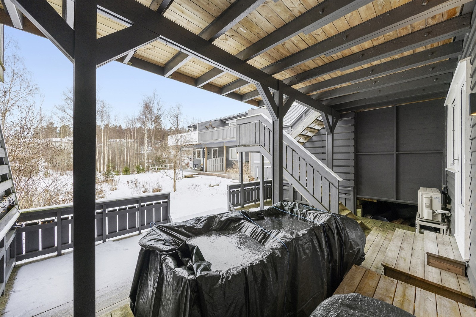 Vestvendt terrasse på 28 kvm. Galleribilde