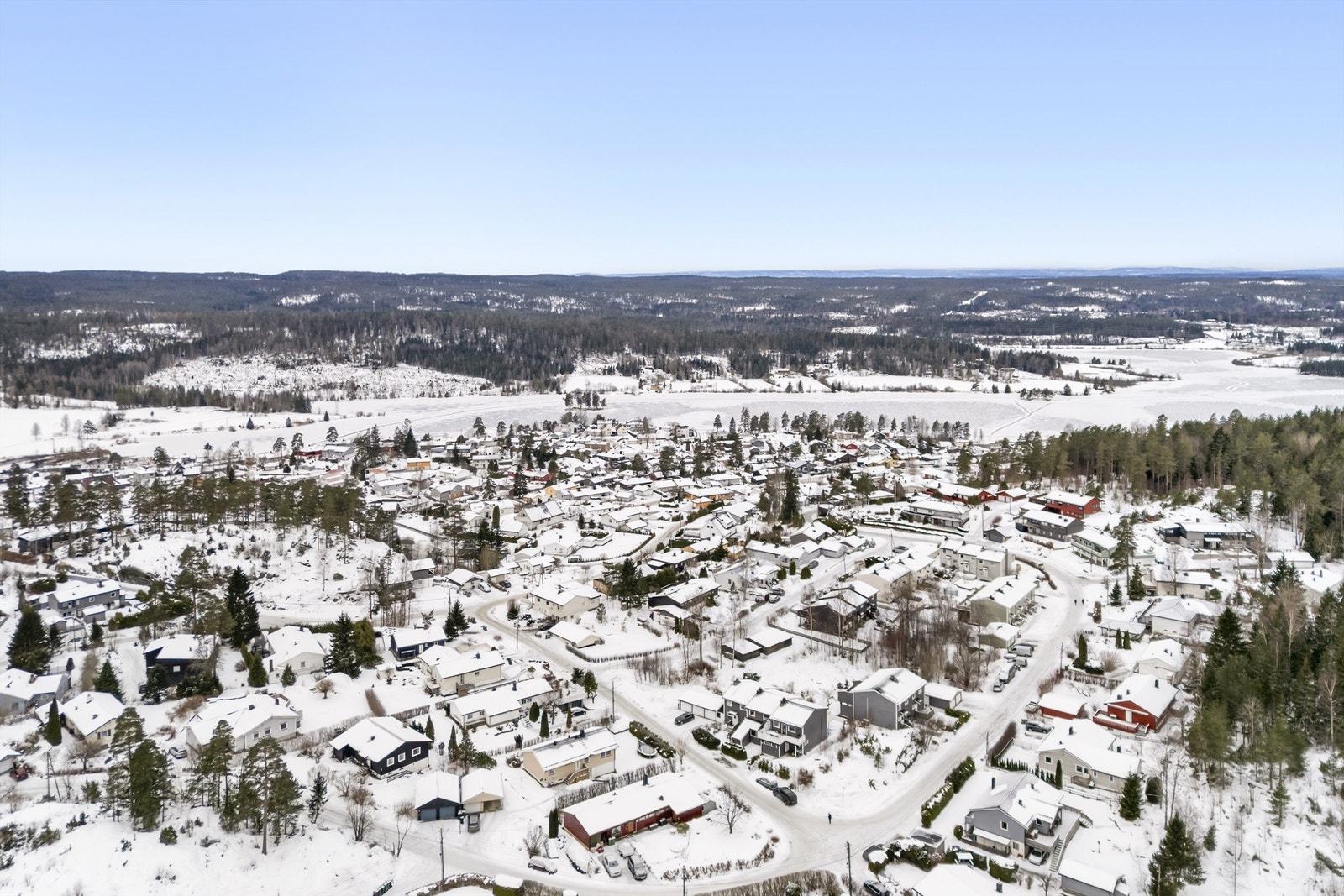 Nærhet til Våg med bade-, fiske-, padle- og skøytemuligheter. Galleribilde