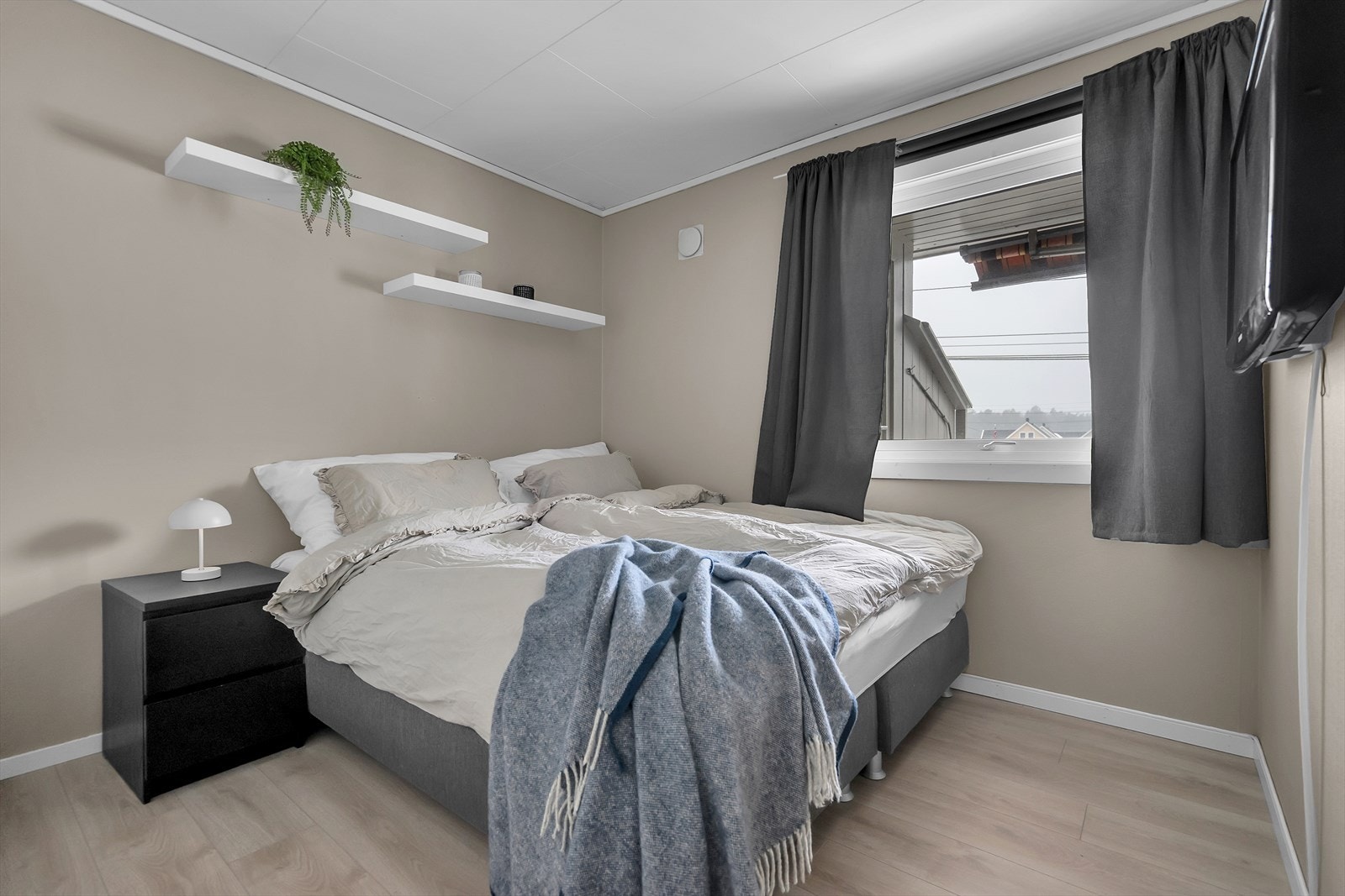 Disponibelt rom (bod) som i dag benyttes som soverom nummer to (rommet er ikke godkjent for varig opphold). Galleribilde