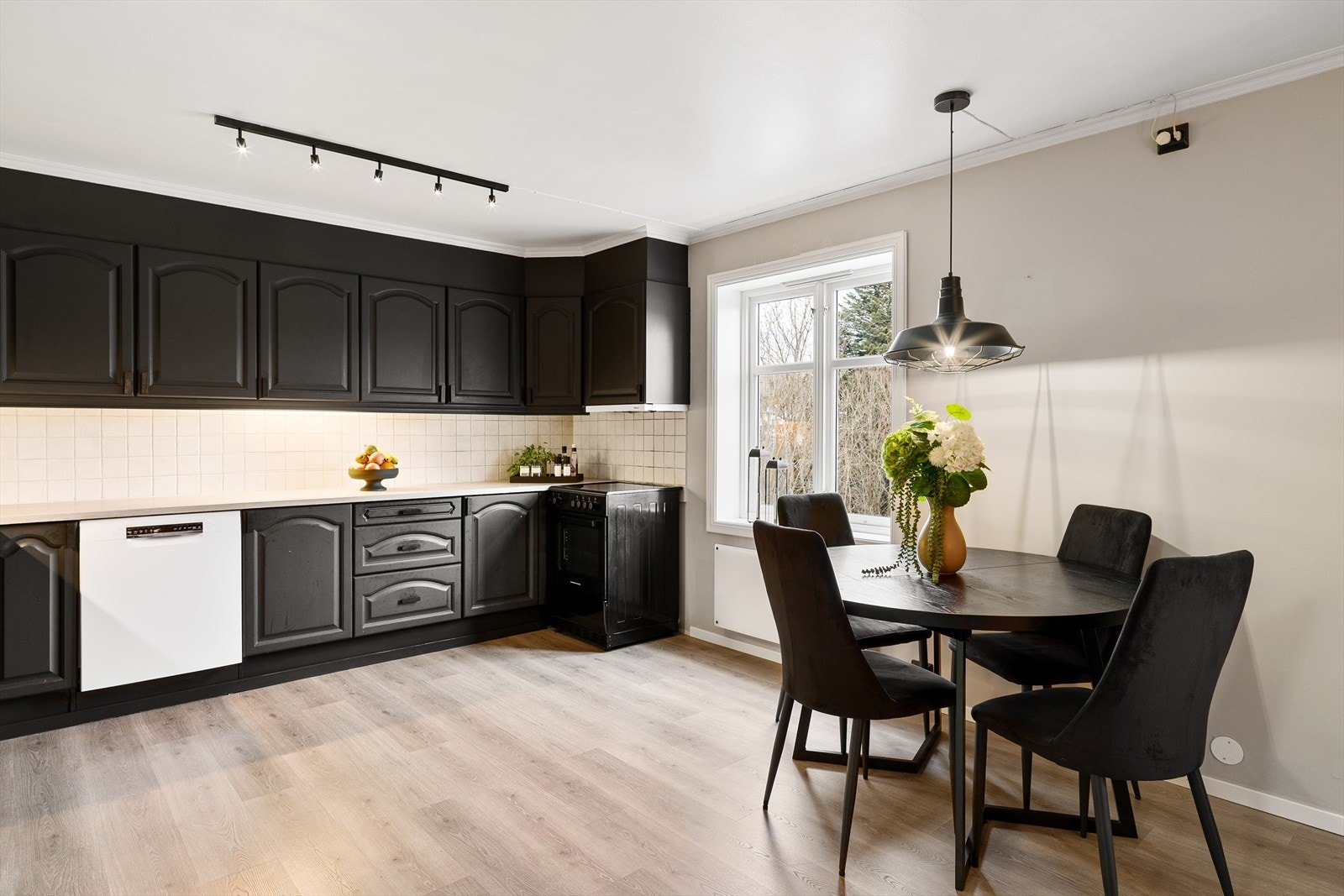 Romslig leilighet sentralt på Figgjo Galleribilde