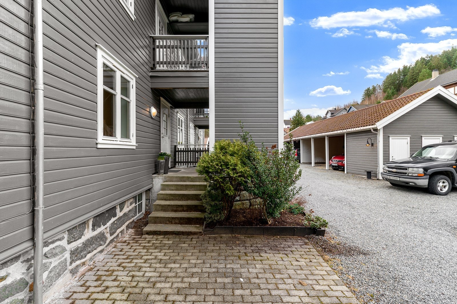 Enkel adkomst fra bakkeplan Galleribilde