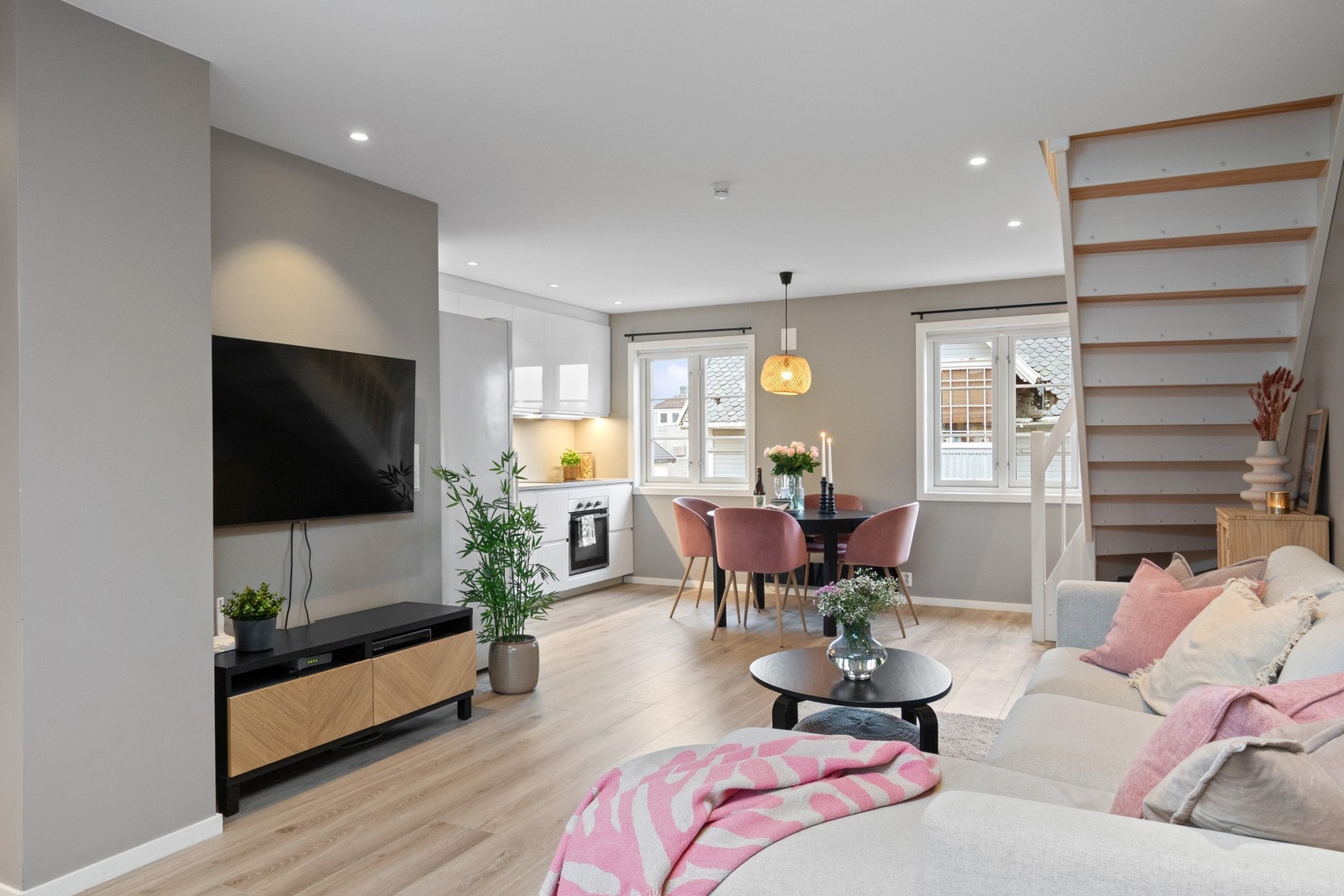 Velkommen til Skiringsalgaten 1D v/Erlend Løvold EIE eiendomsmegling. Foto: Bjørn Kjærra Galleribilde